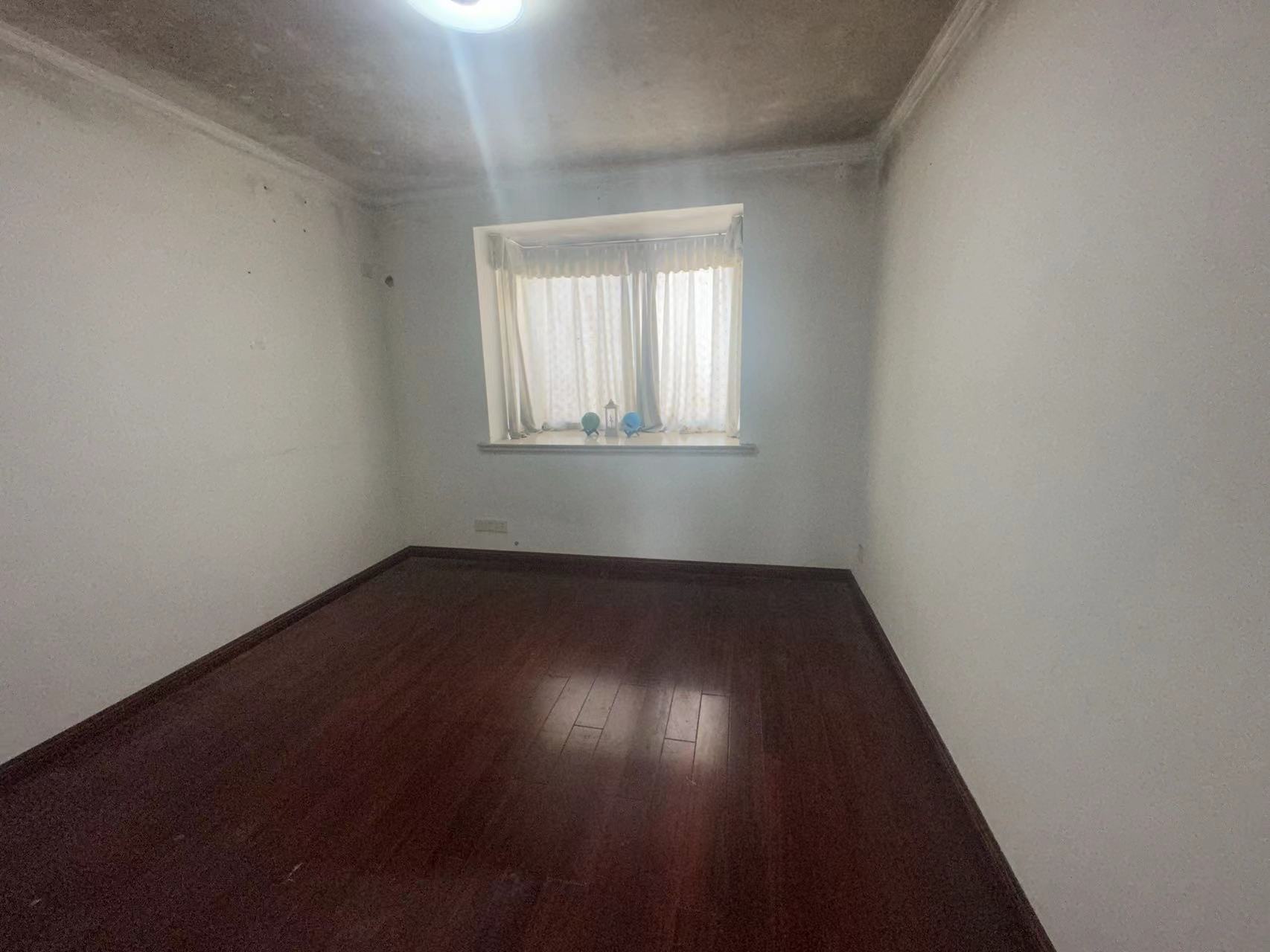 春晖花园 4室2厅3卫 149.9m&sup2;
