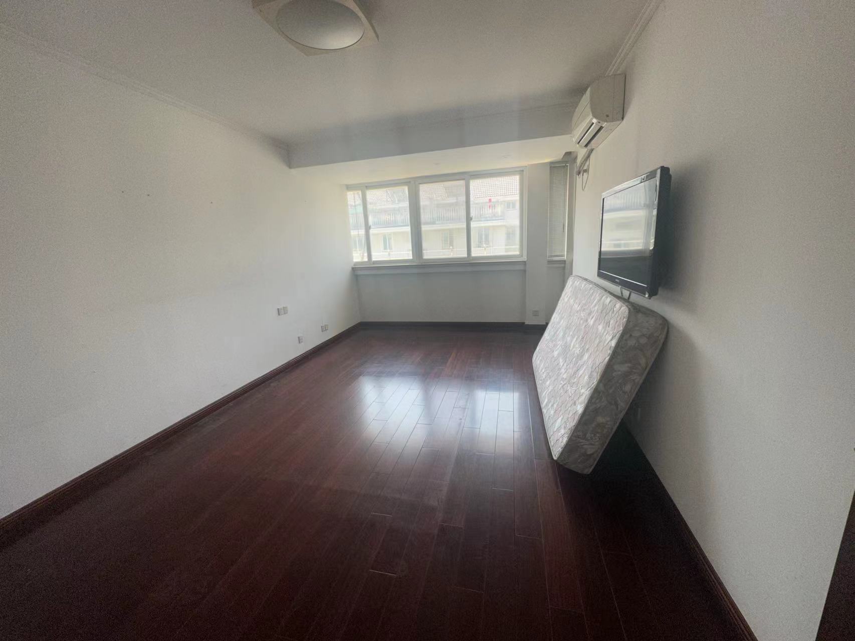 春晖花园 4室2厅3卫 149.9m&sup2;