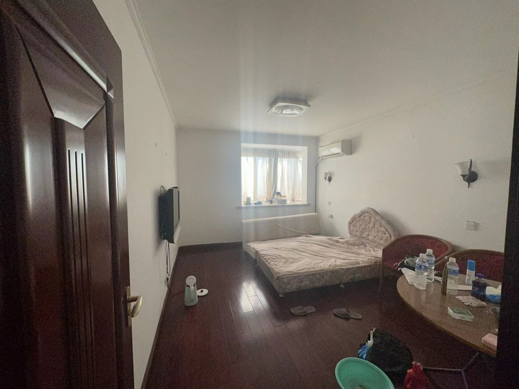 春晖花园 4室2厅3卫 149.9m&sup2;