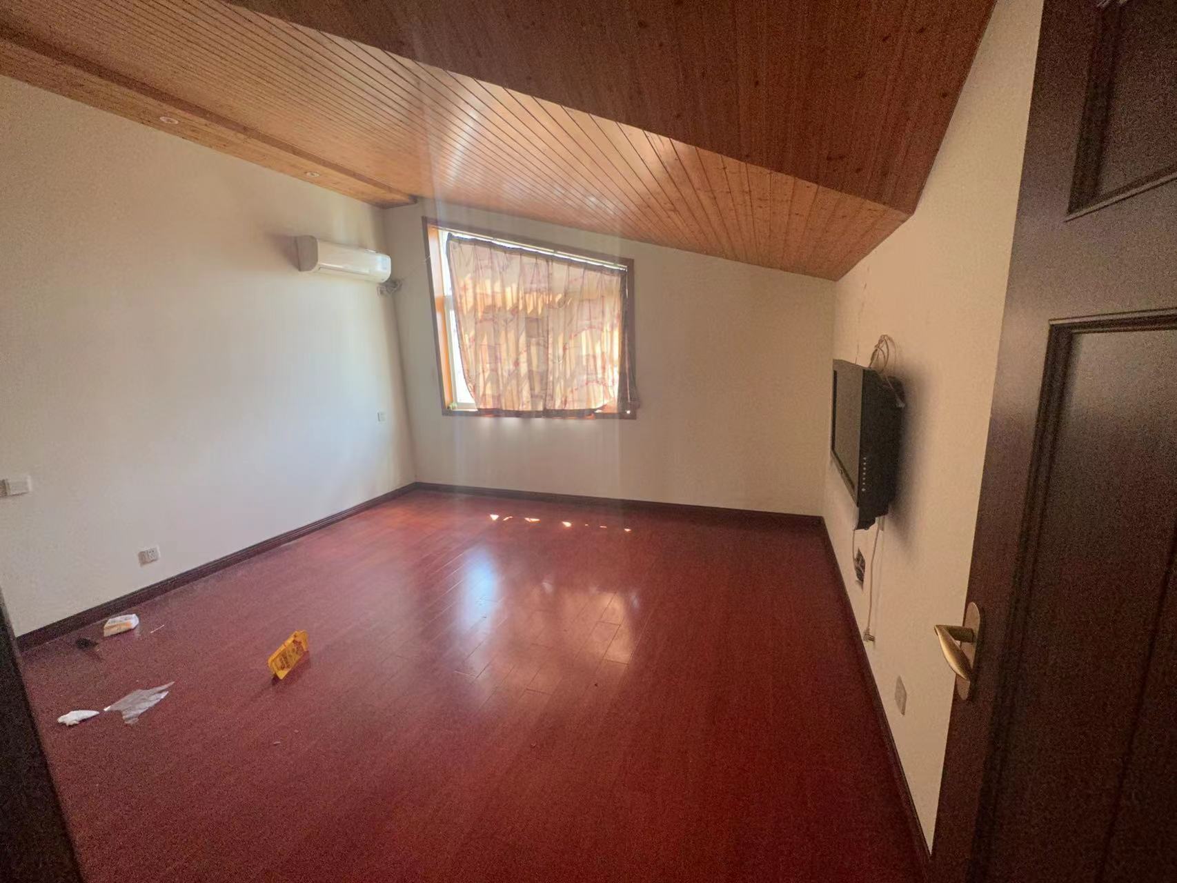 春晖花园 4室2厅3卫 149.9m&sup2;