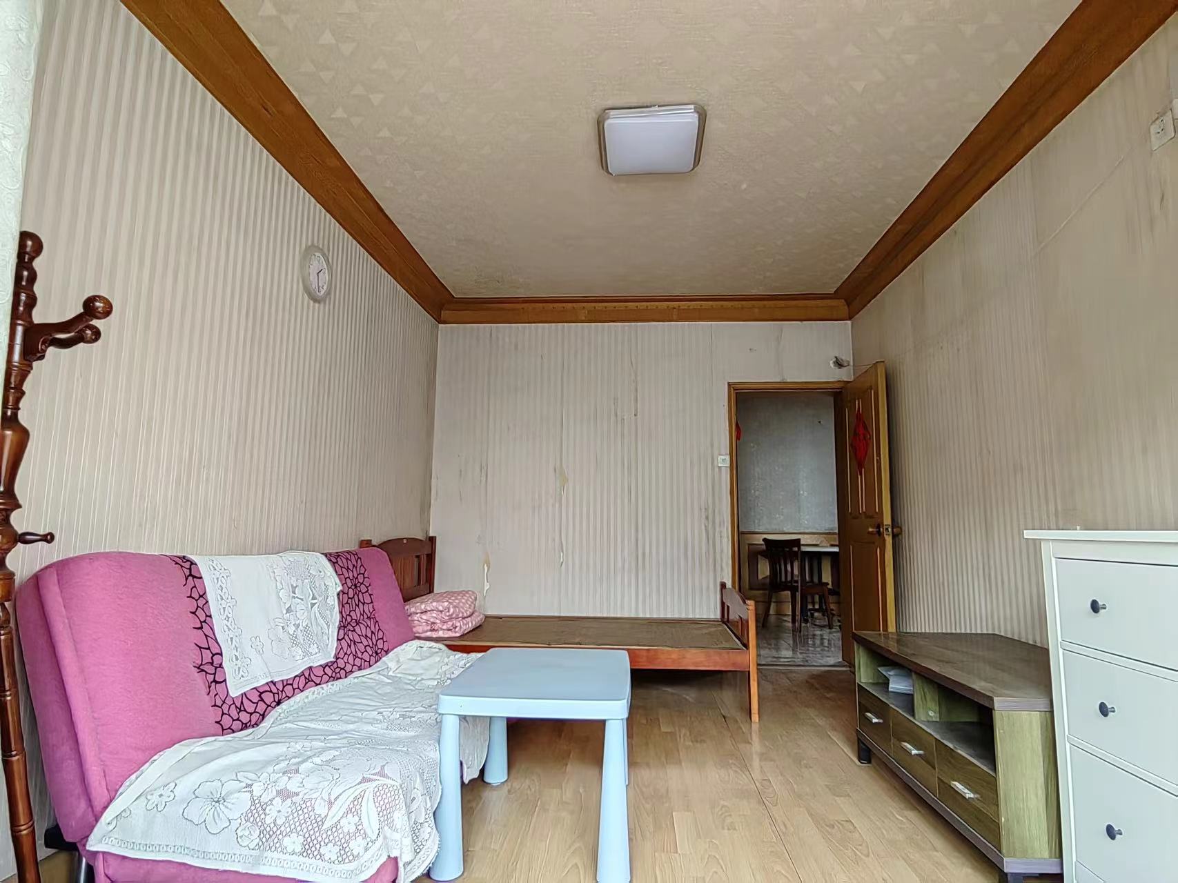 郭里园 1室1厅1卫 67.5m&sup2;