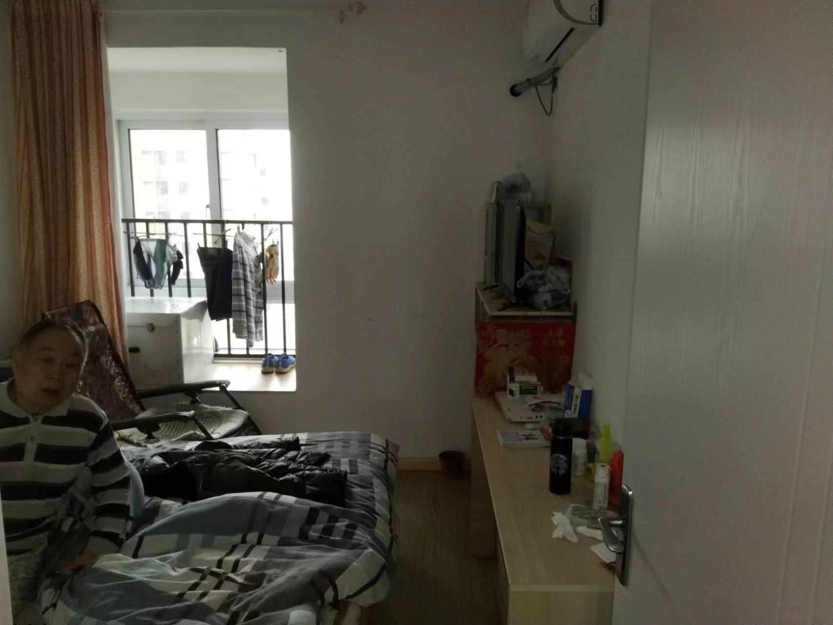 中海碧林湾 4室2厅2卫 128.50m&sup2;