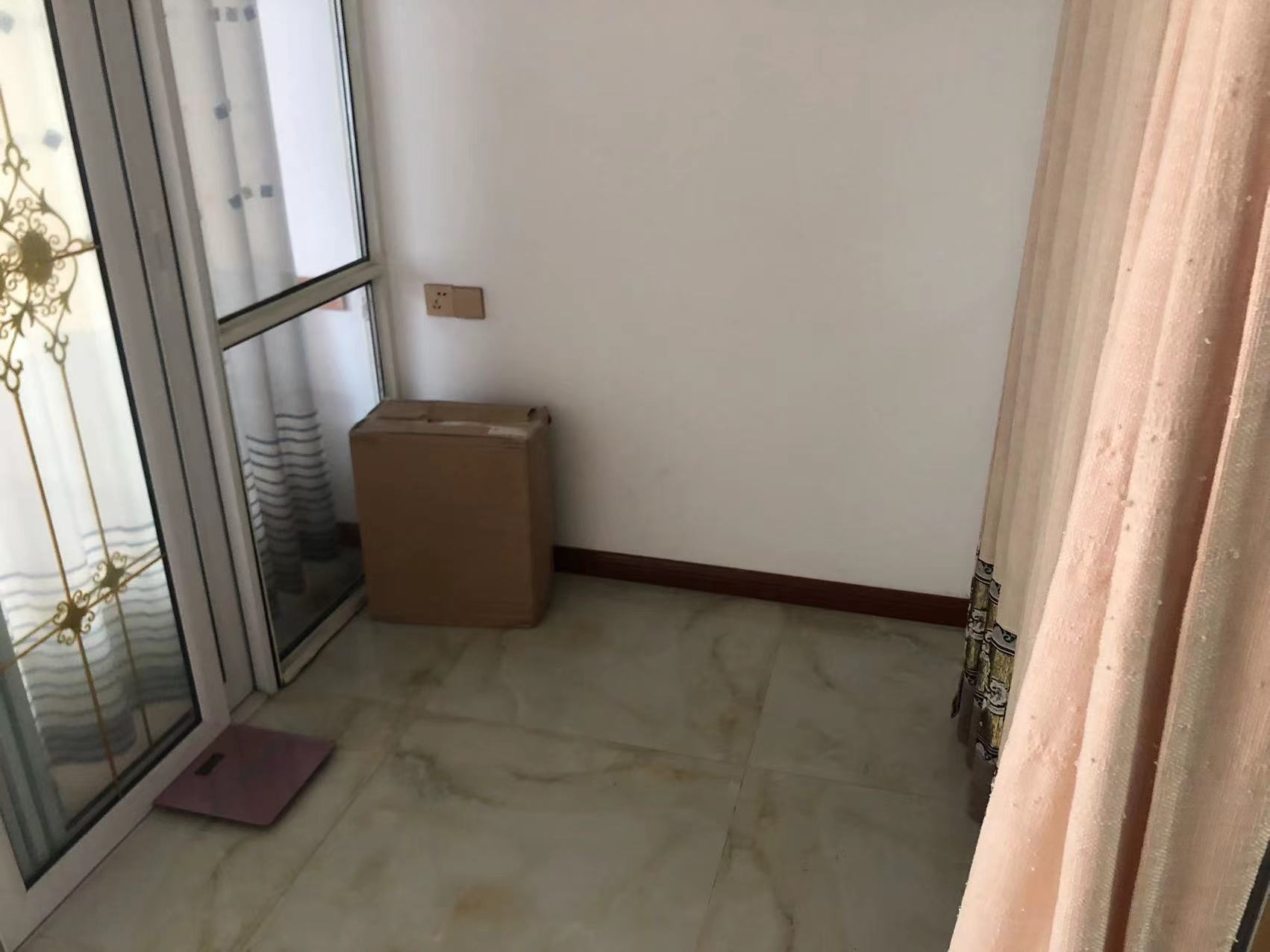 飞马国际 2室2厅1卫 69m&sup2;