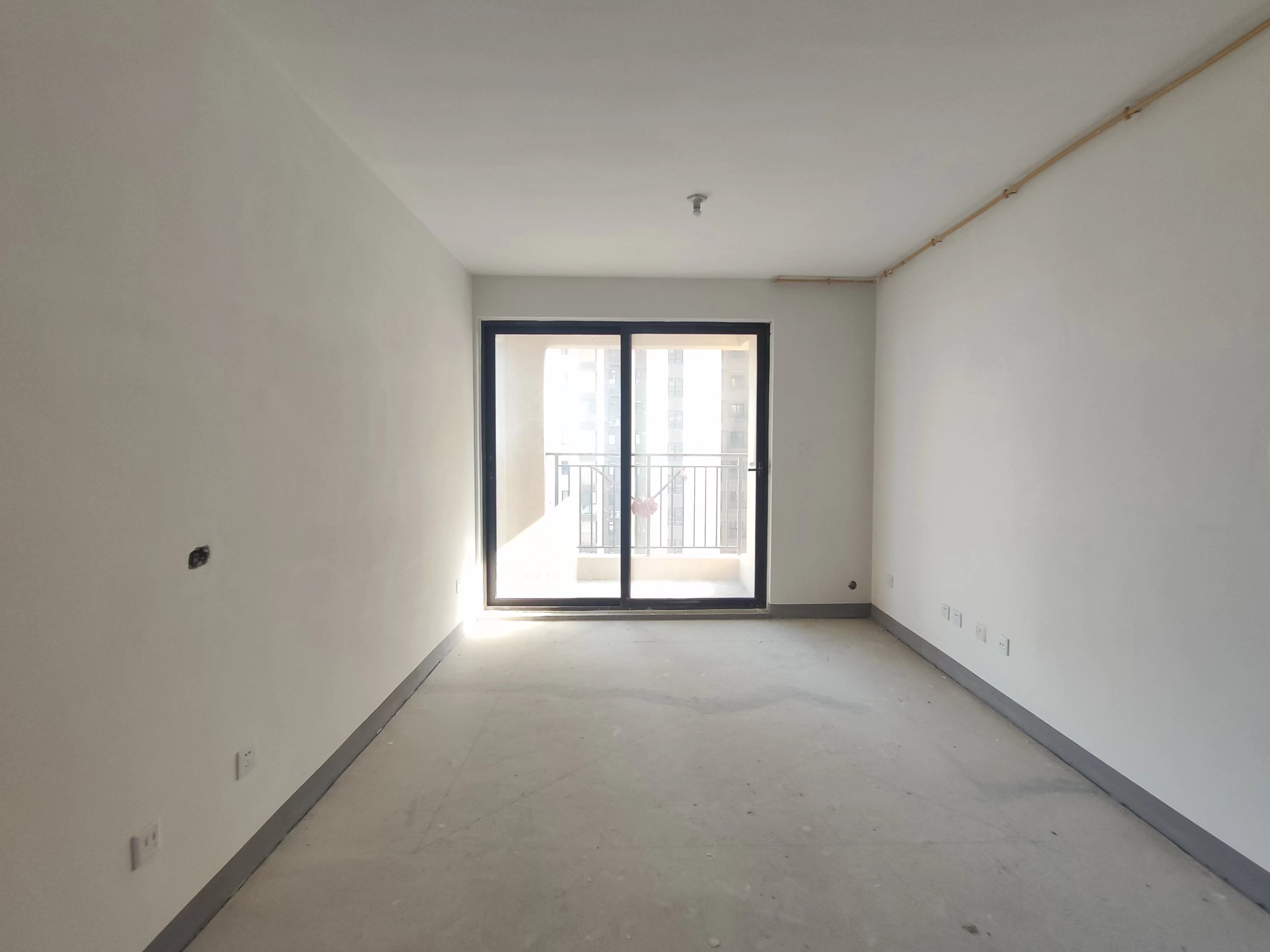 绿地新里城 3室2厅1卫 91m&sup2;