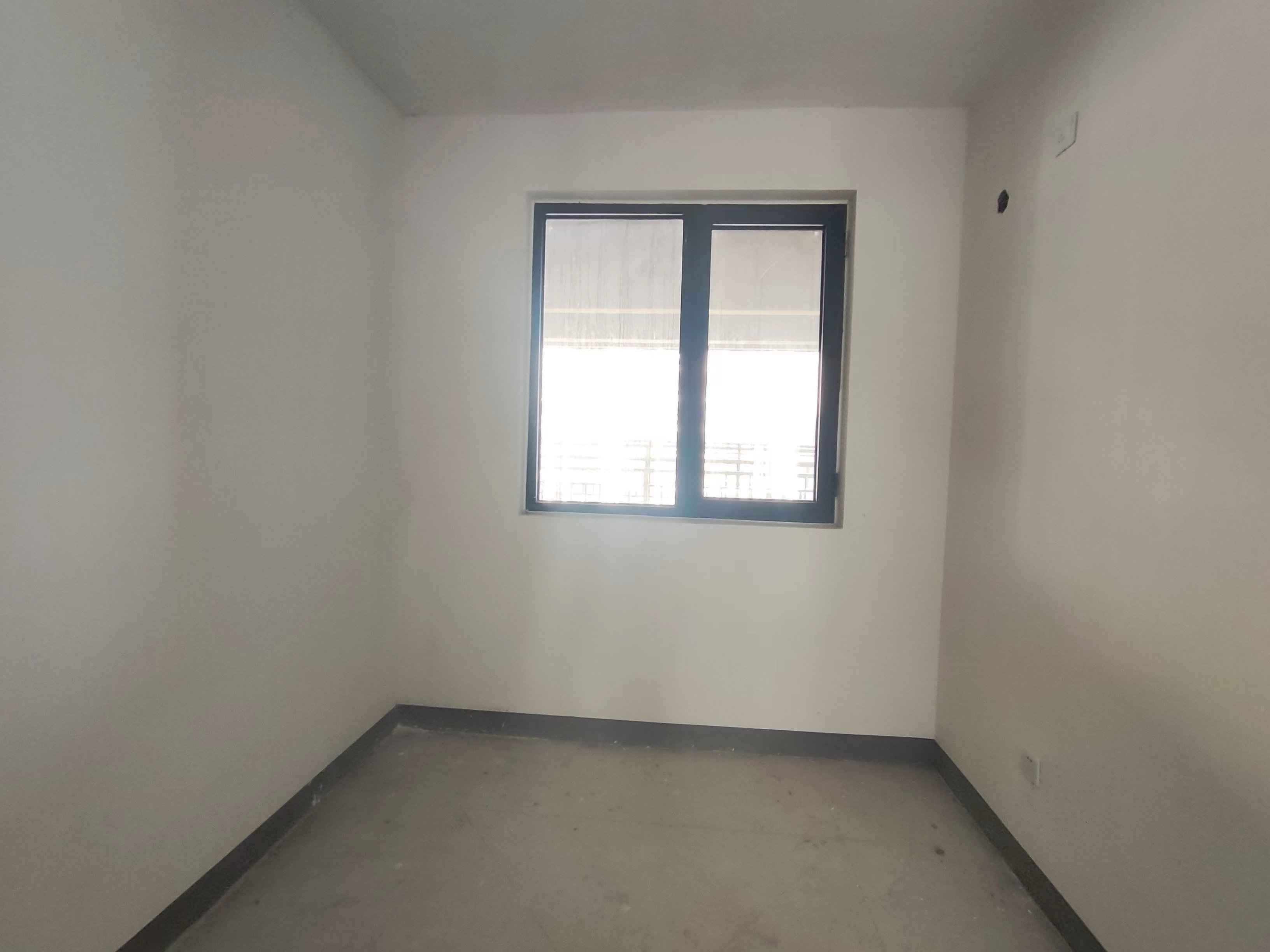 绿地新里城 3室2厅1卫 91m&sup2;