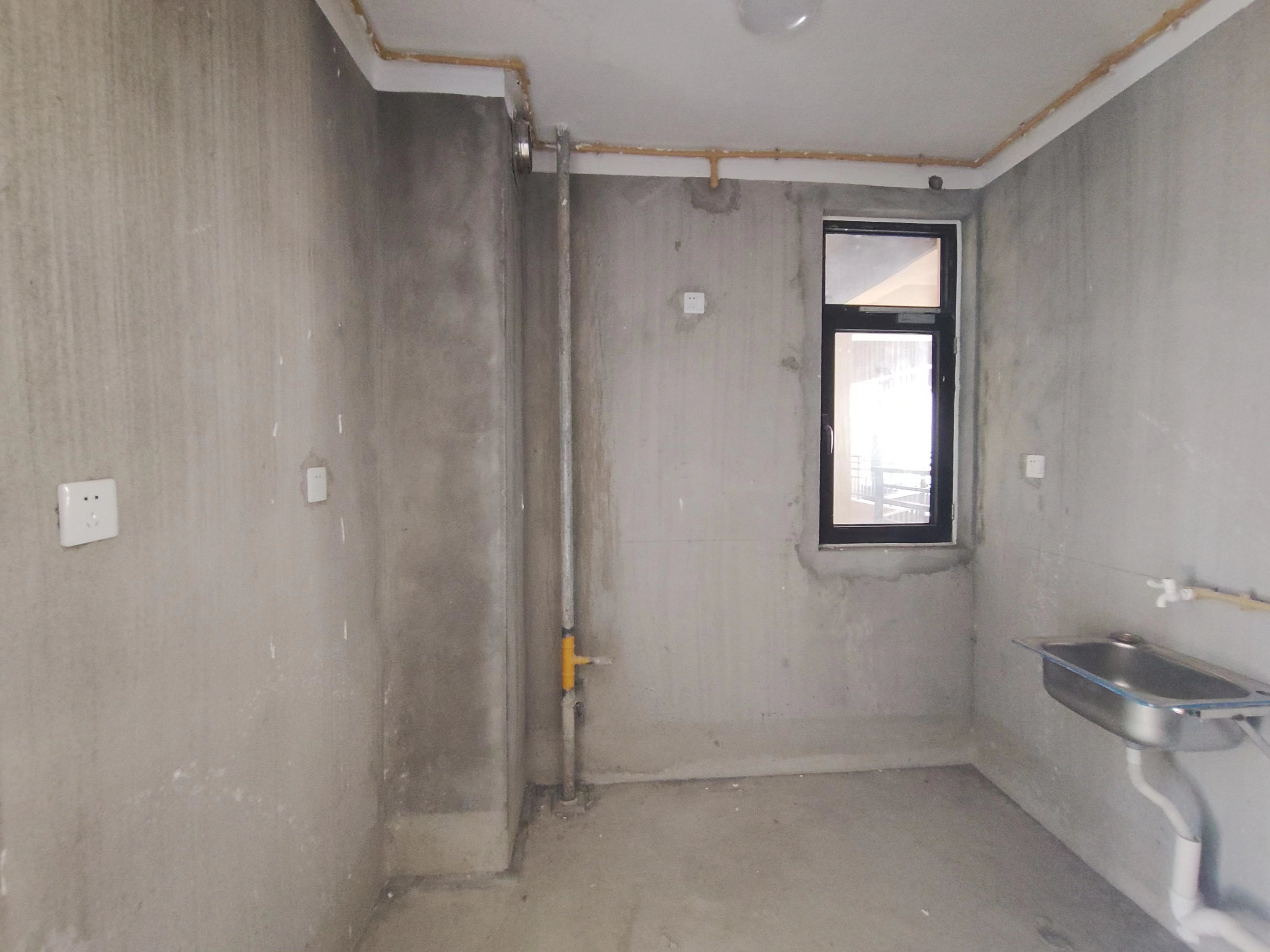 绿地新里城 3室2厅1卫 91m&sup2;