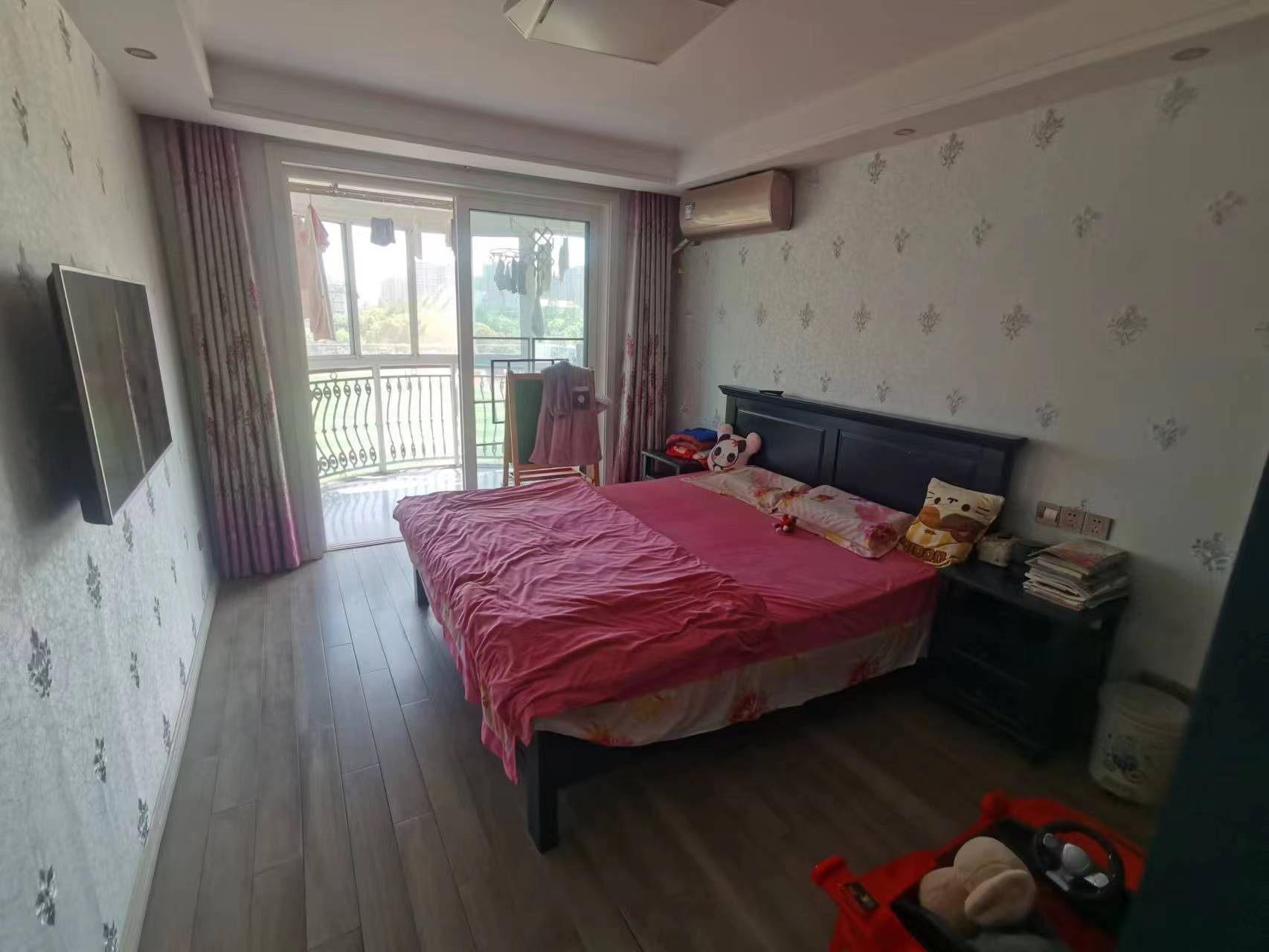 朝晖花园 3室2厅1卫 98m&sup2;