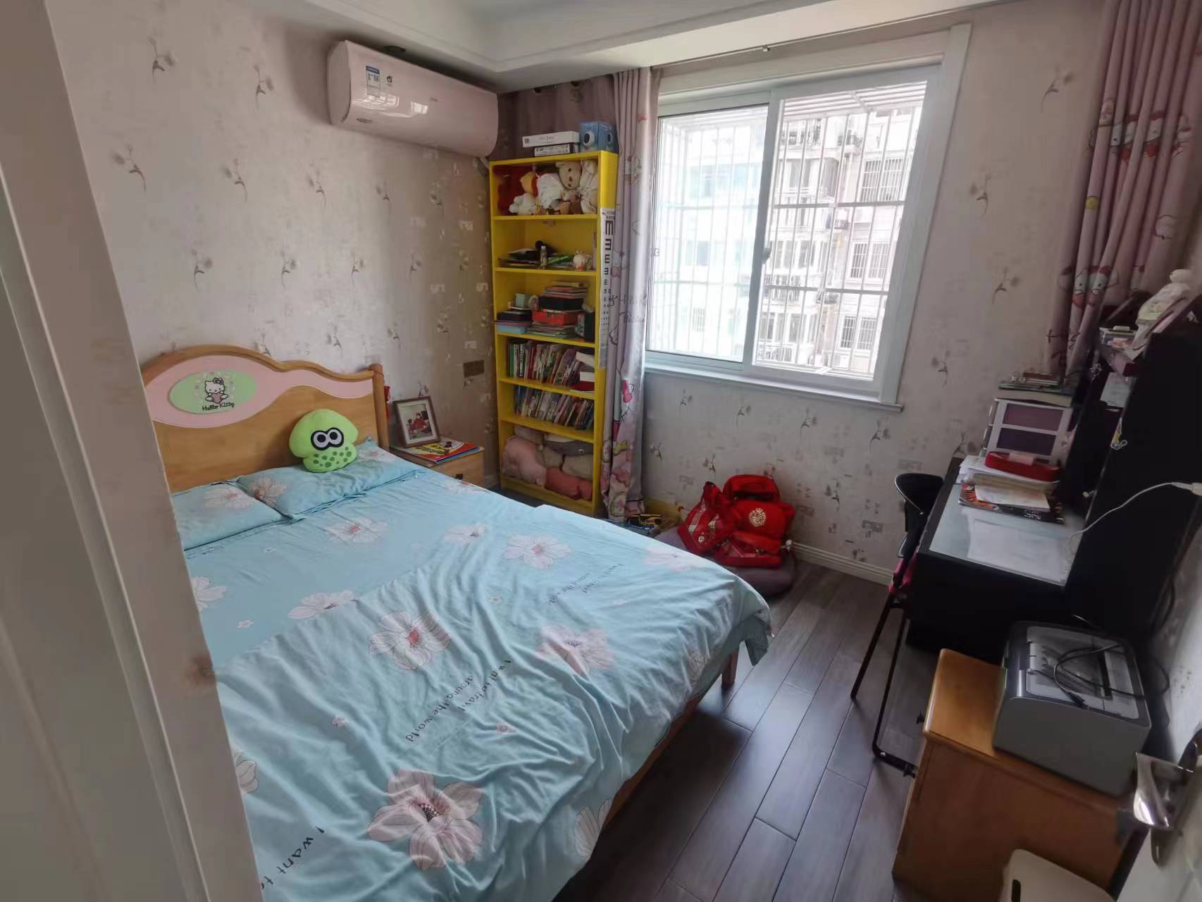 朝晖花园 3室2厅1卫 98m&sup2;