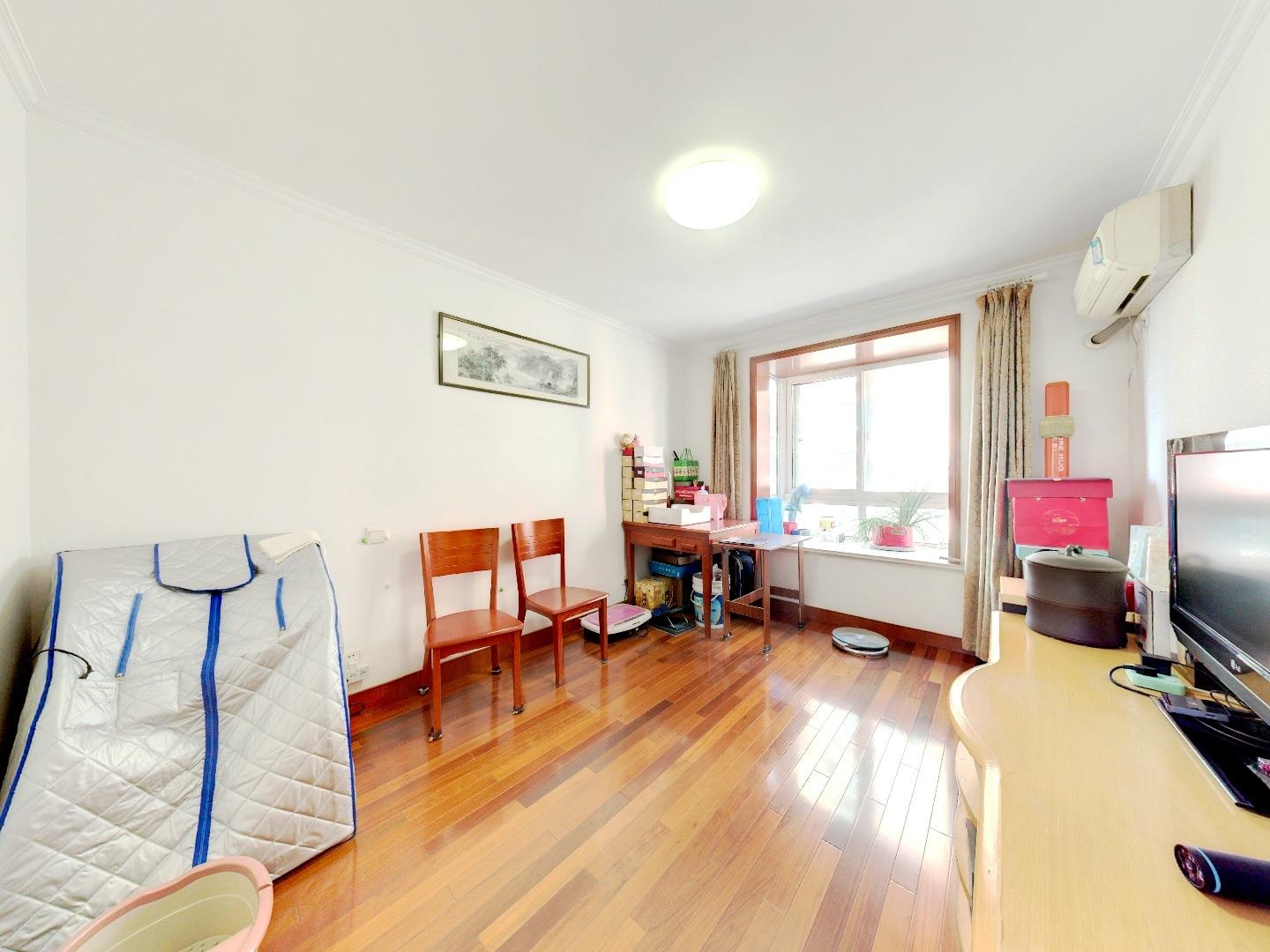 南川园小区 4室2厅2卫 156.82m&sup2;