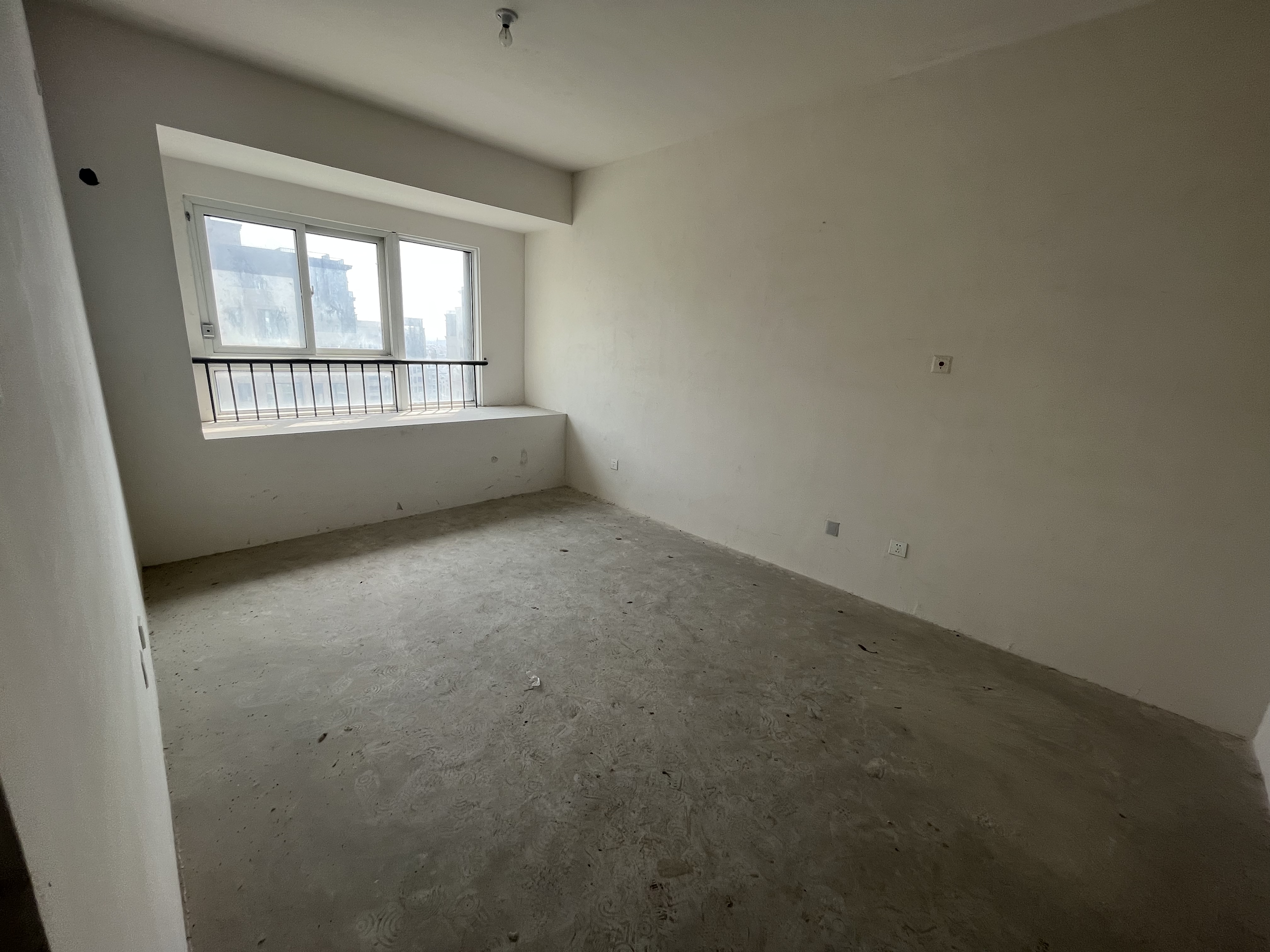 和融&bull;优山美地名邸 2室2厅1卫 88m&sup2;