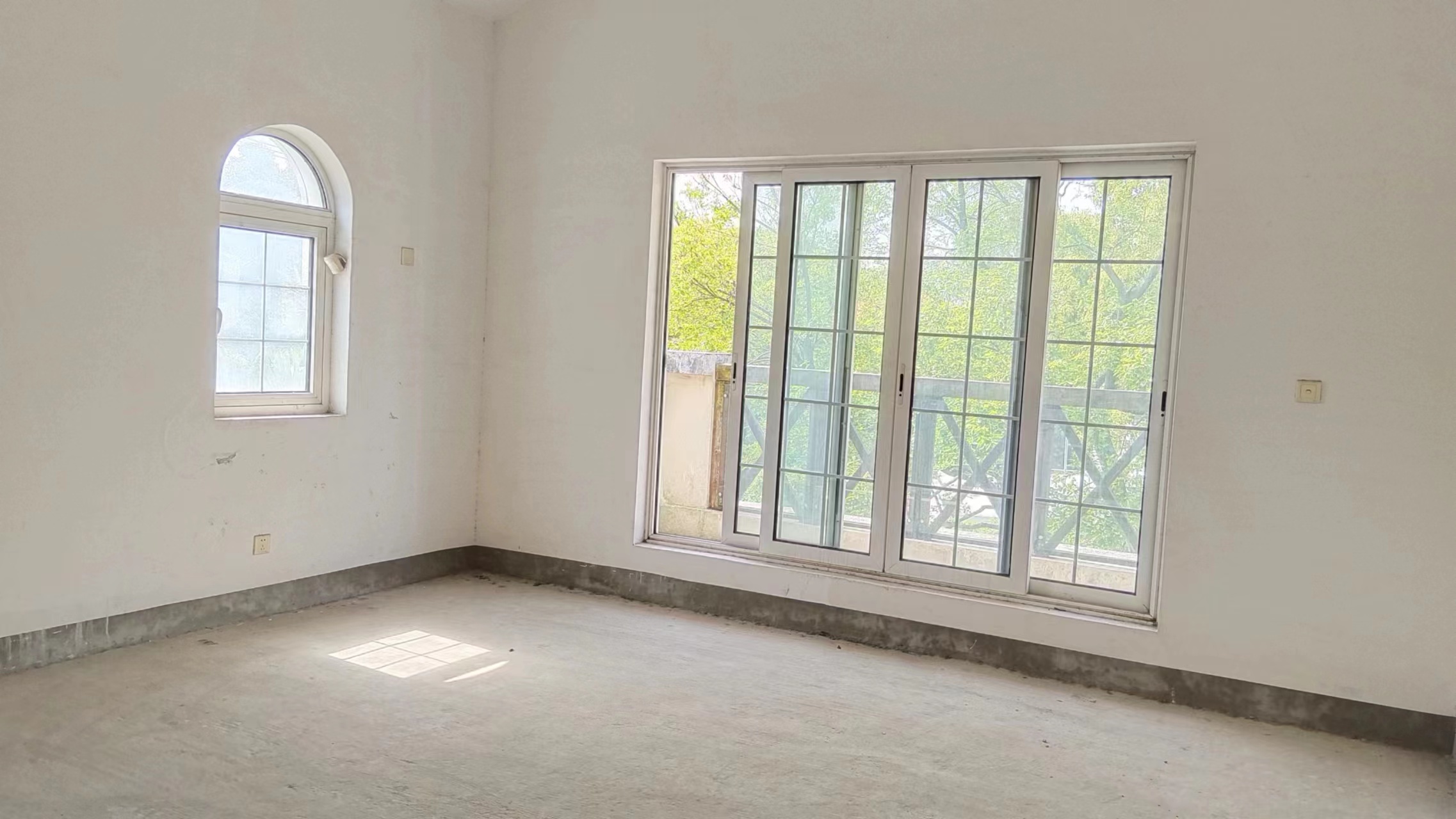 优山美地花园南区 5室2厅4卫 283.00m&sup2;
