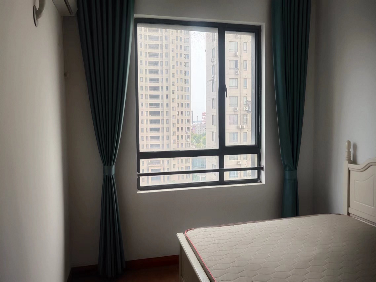 景华城 3室1厅卫 150m&sup2;