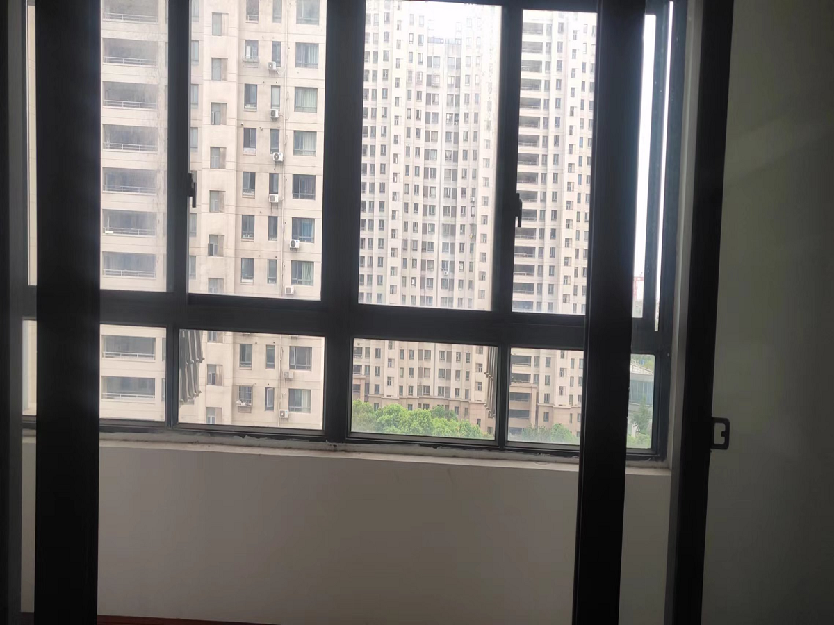 景华城 3室1厅卫 150m&sup2;