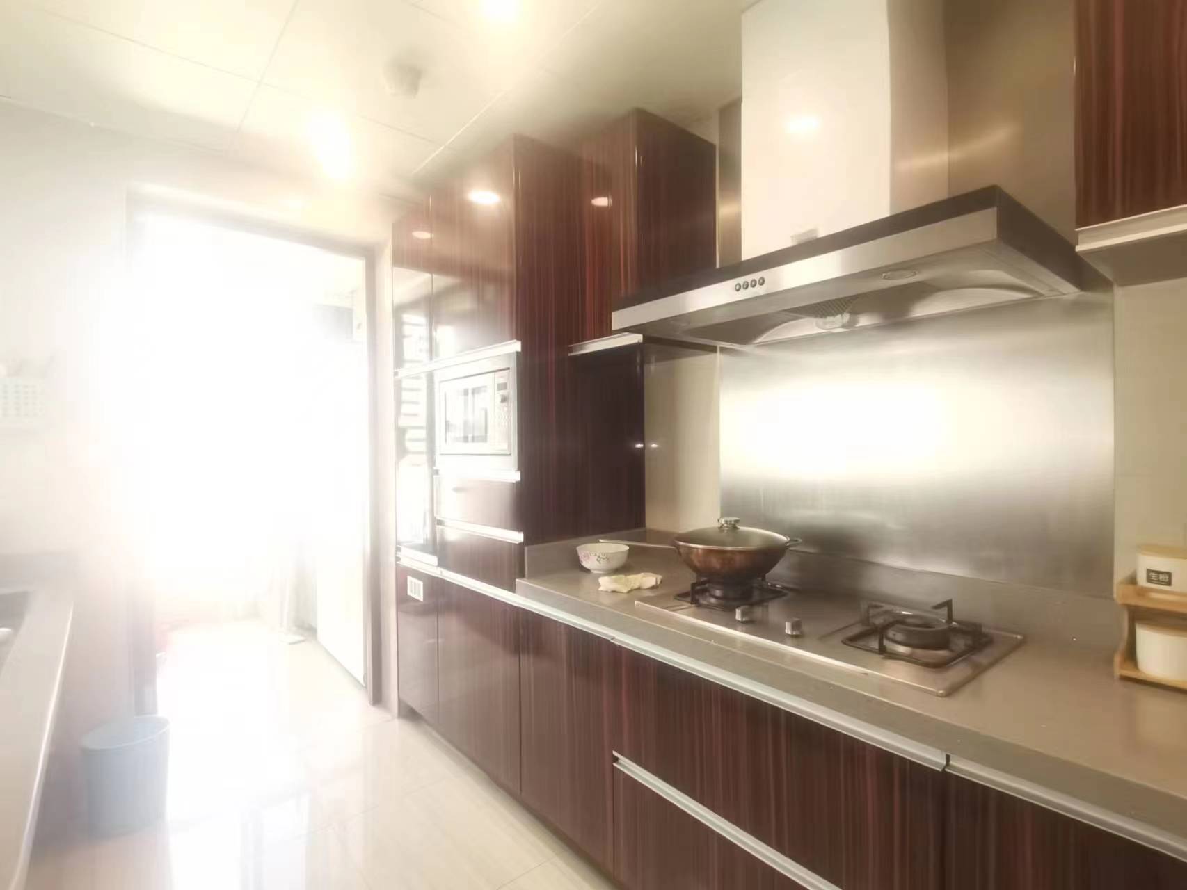 圆融广场公馆 3室2厅2卫 143m&sup2;