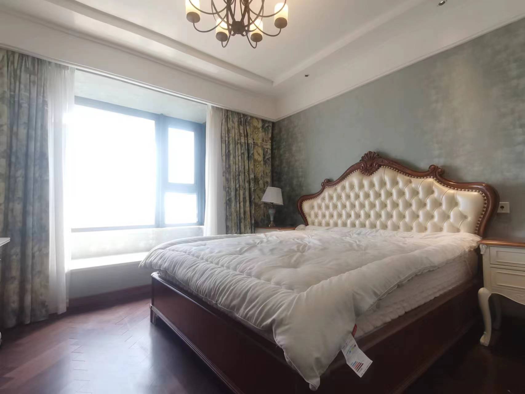 圆融广场公馆 3室2厅2卫 143m&sup2;