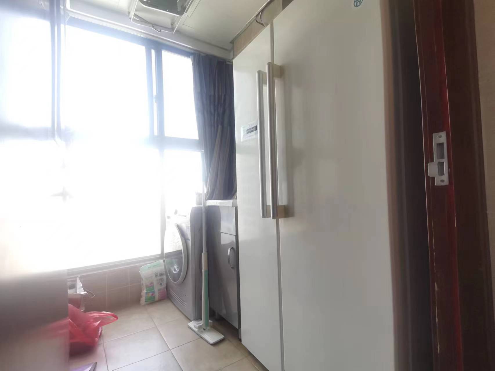 圆融广场公馆 3室2厅2卫 143m&sup2;
