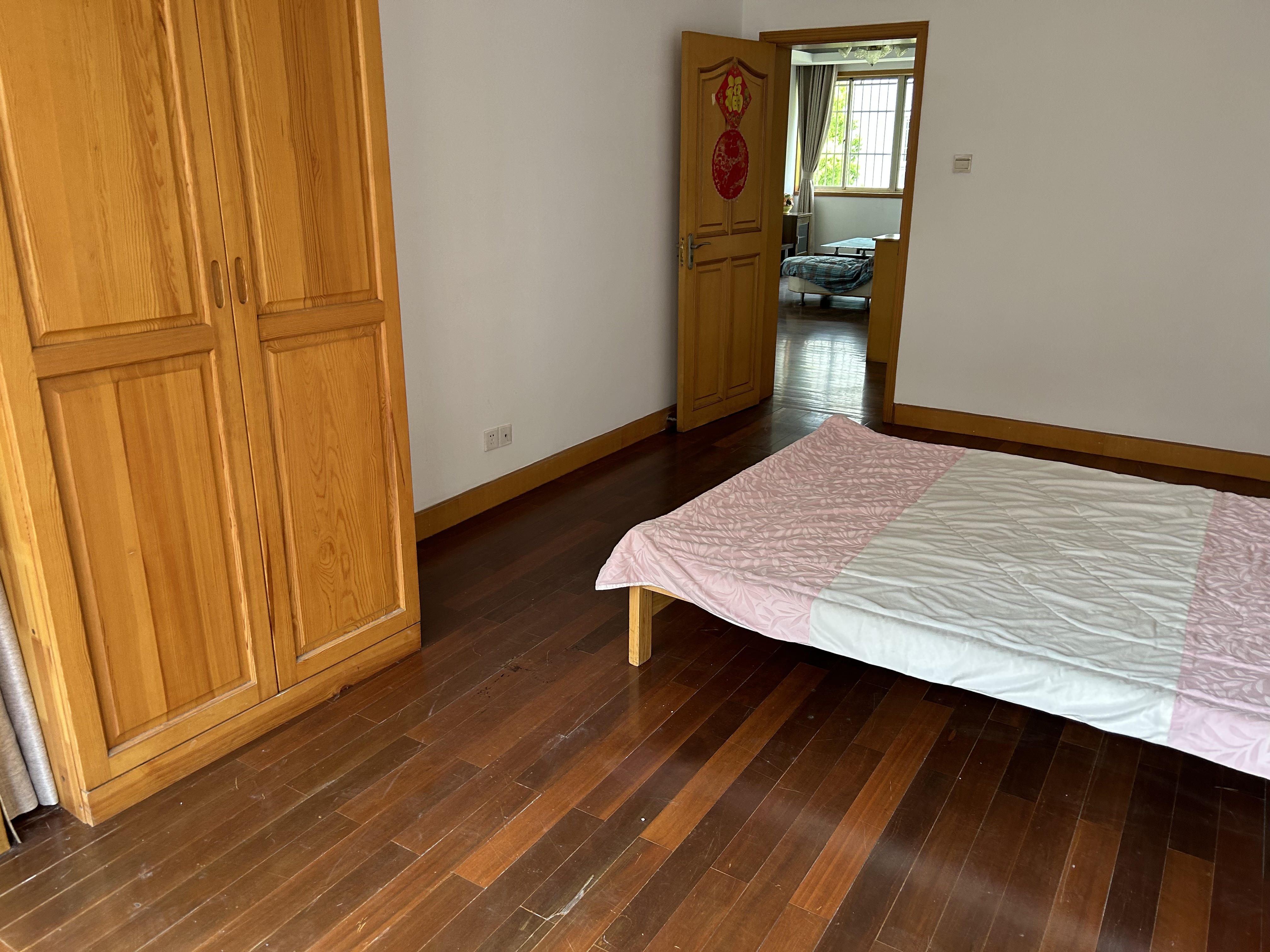 莲花苑 3室2厅1卫 125m&sup2;