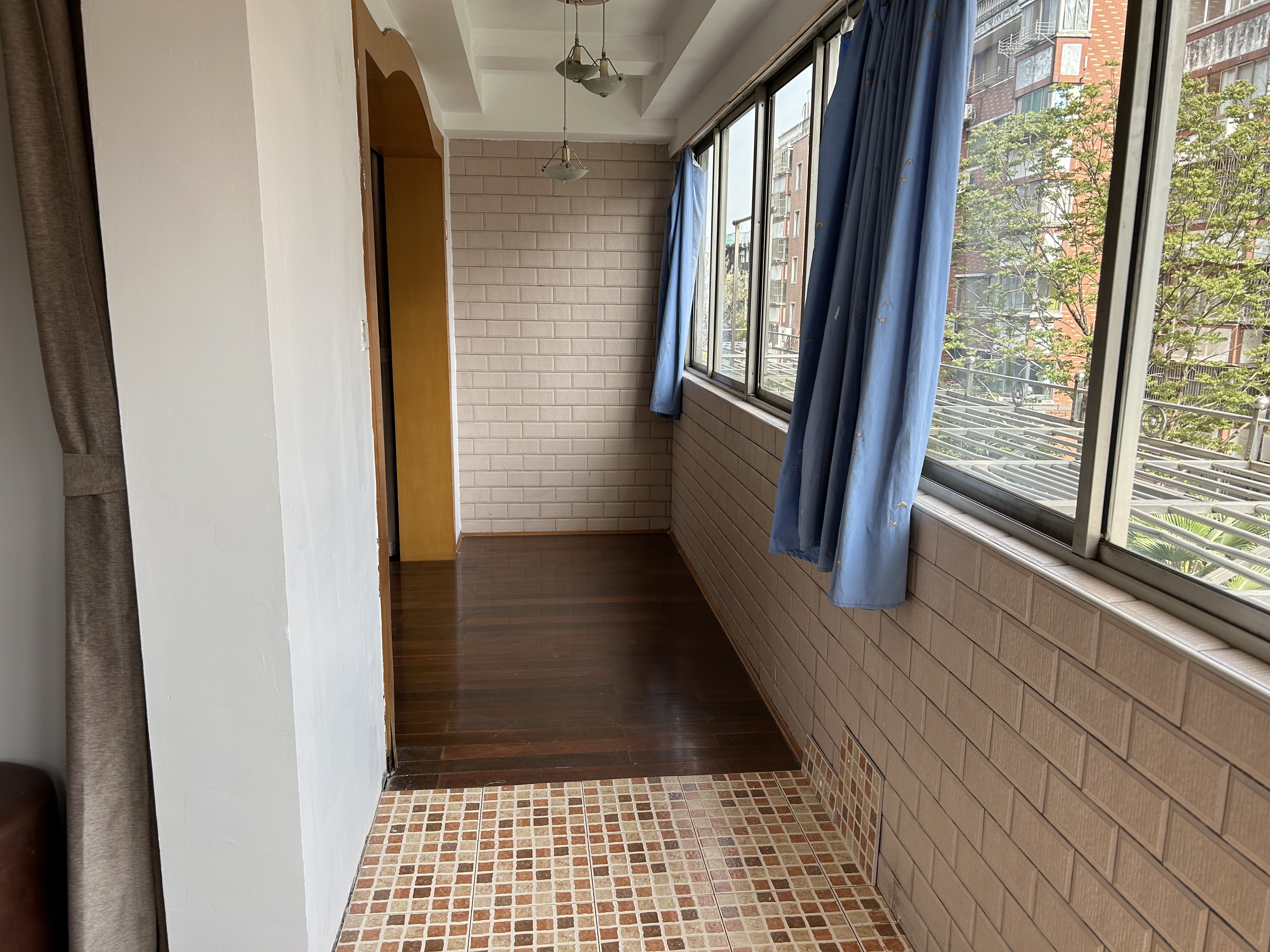 莲花苑 3室2厅1卫 125m&sup2;