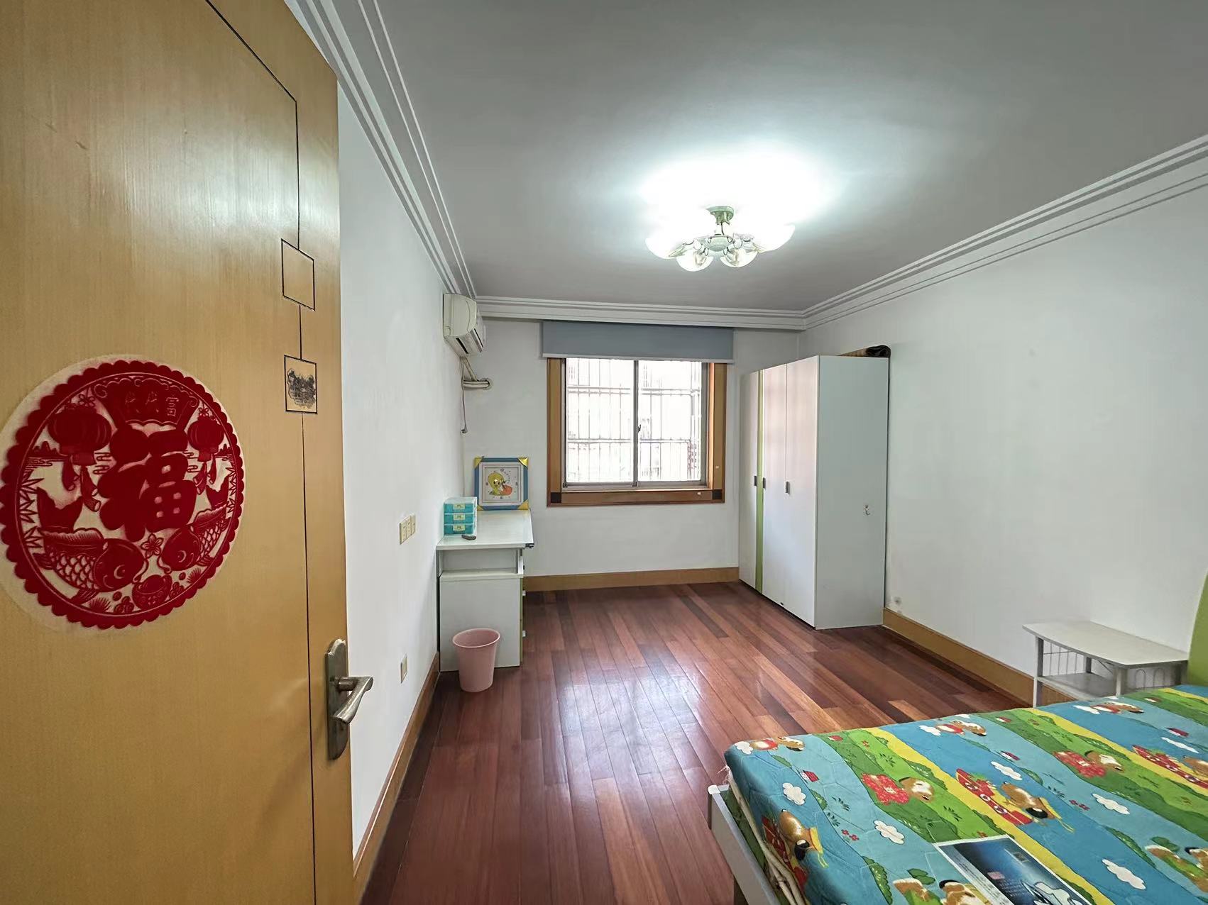 阳光花园 2室1厅1卫 97m&sup2;