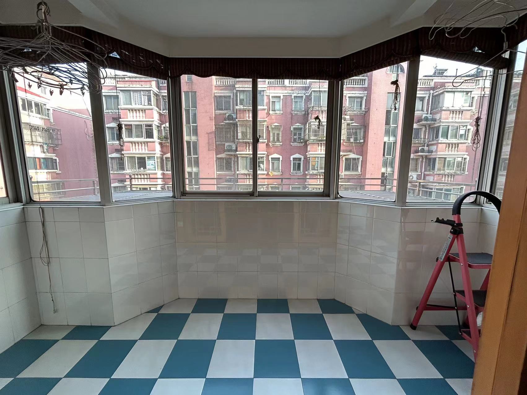 阳光花园 2室1厅1卫 97m&sup2;
