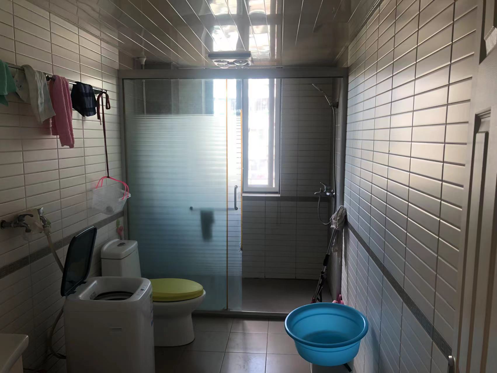 都市华城 3室2厅2卫 142m&sup2;