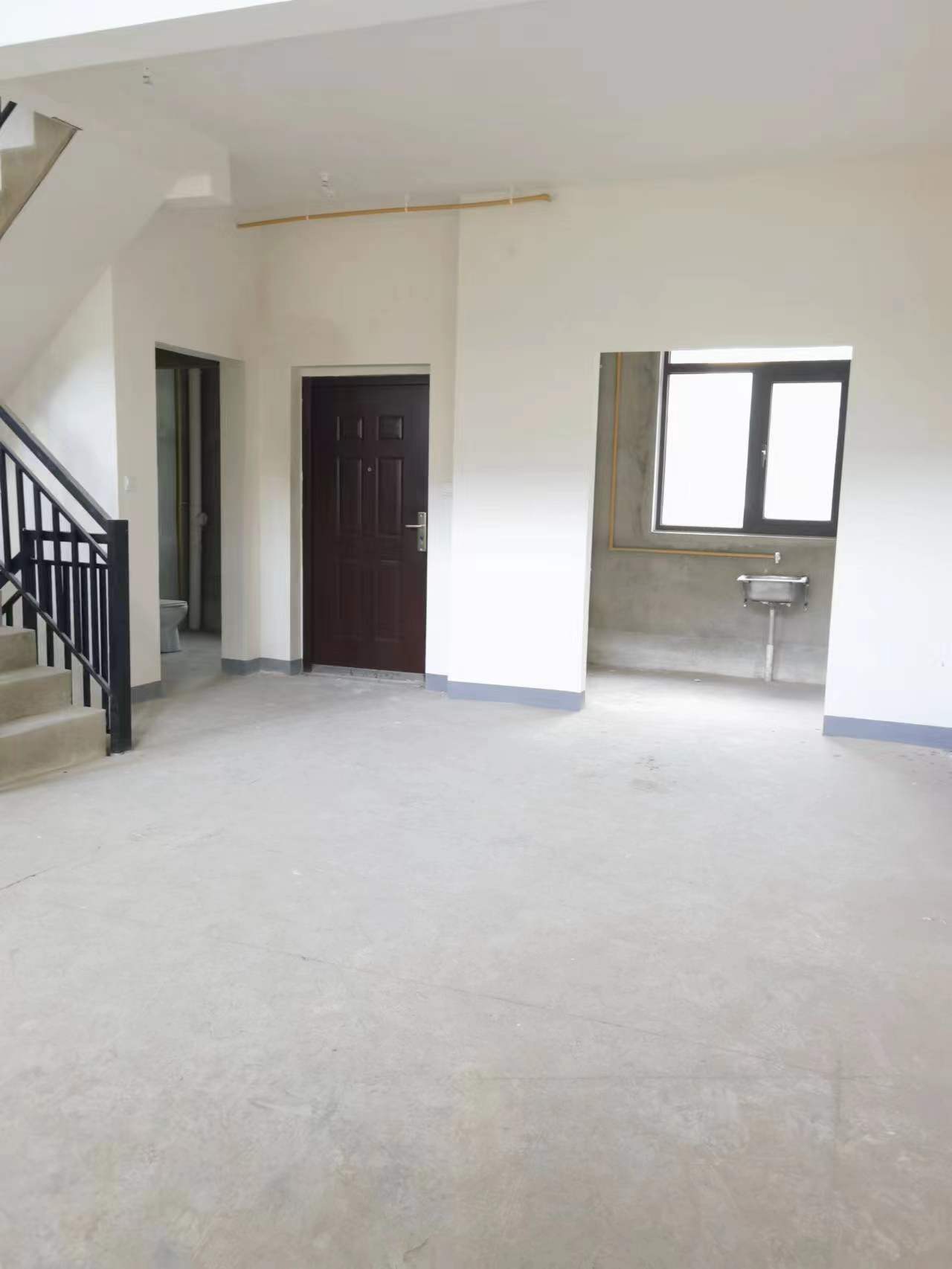 绿地新里城 4室2厅3卫 145.00m&sup2;