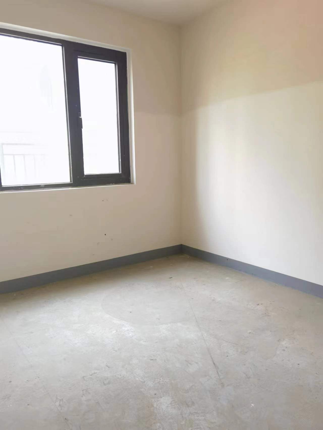 绿地新里城 4室2厅3卫 145.00m&sup2;