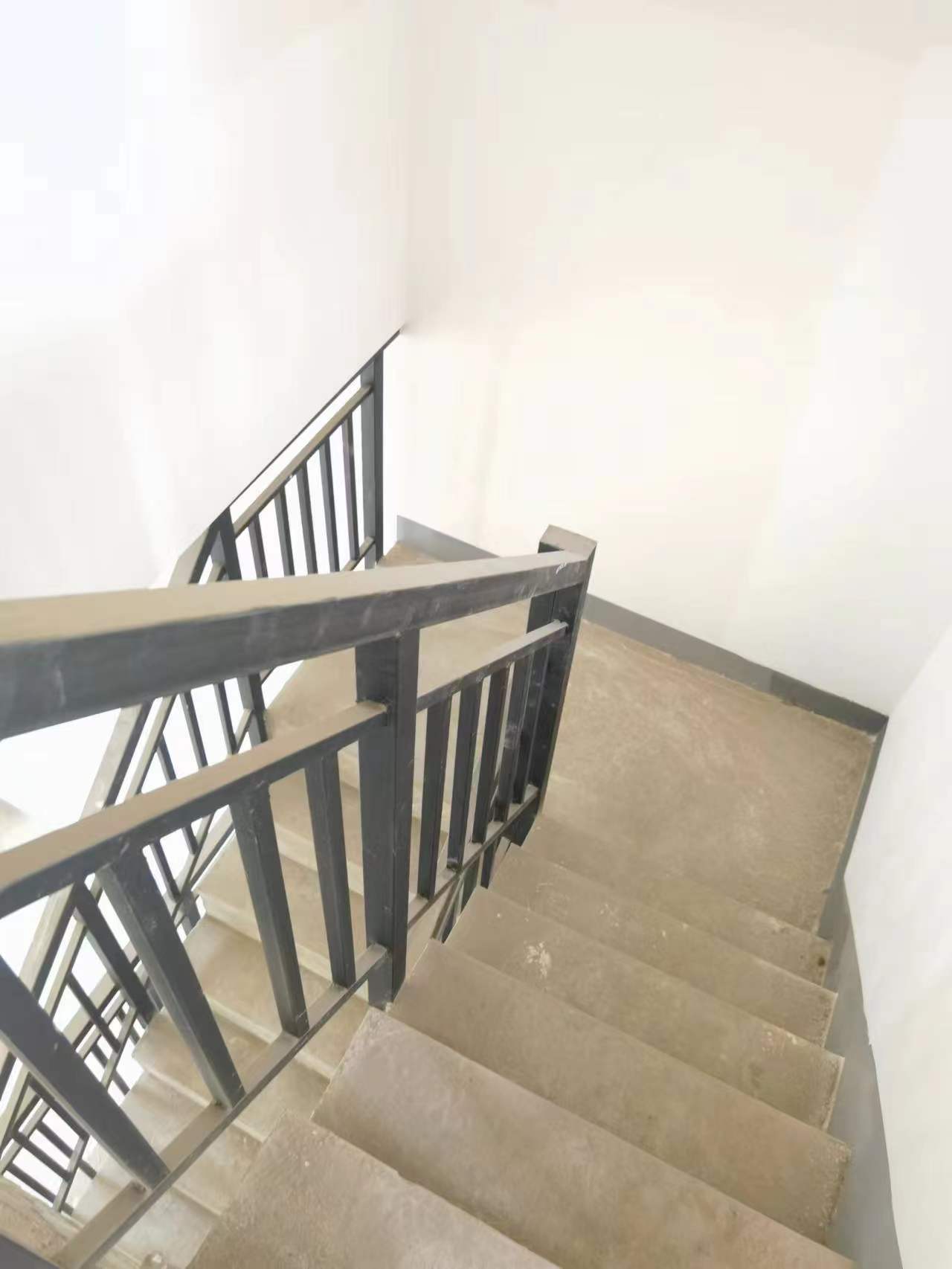 绿地新里城 4室2厅3卫 145.00m&sup2;