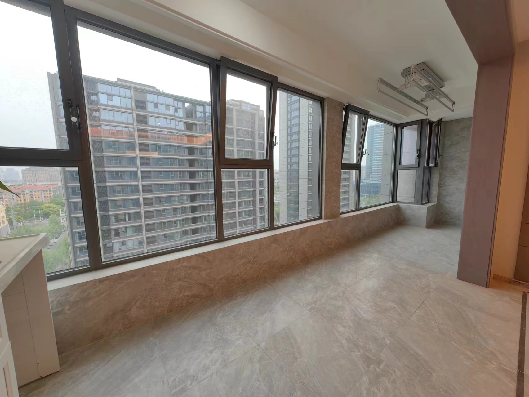 绿城&middot;晓风印月 5室2厅32卫 202.32m&sup2;
