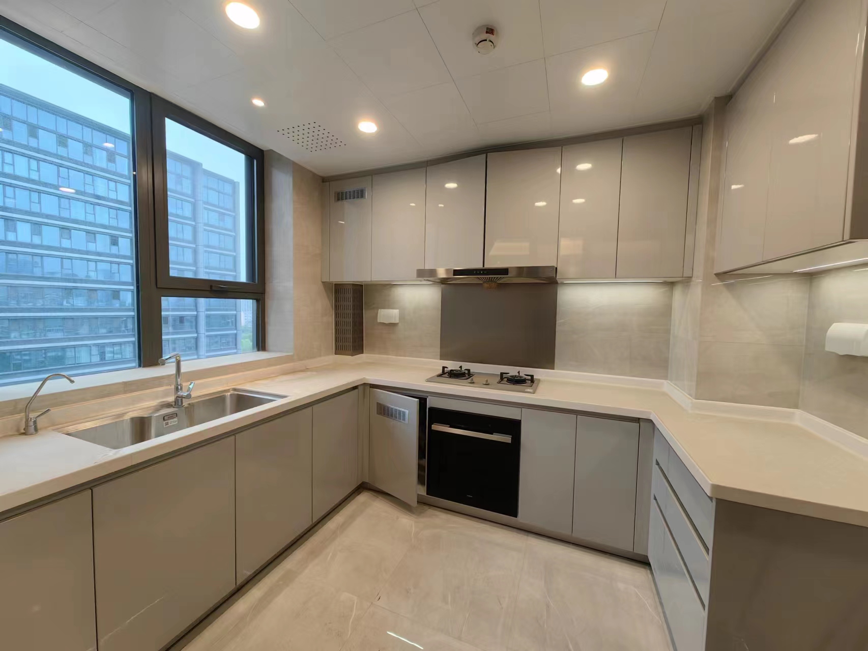 绿城&middot;晓风印月 5室2厅32卫 202.32m&sup2;
