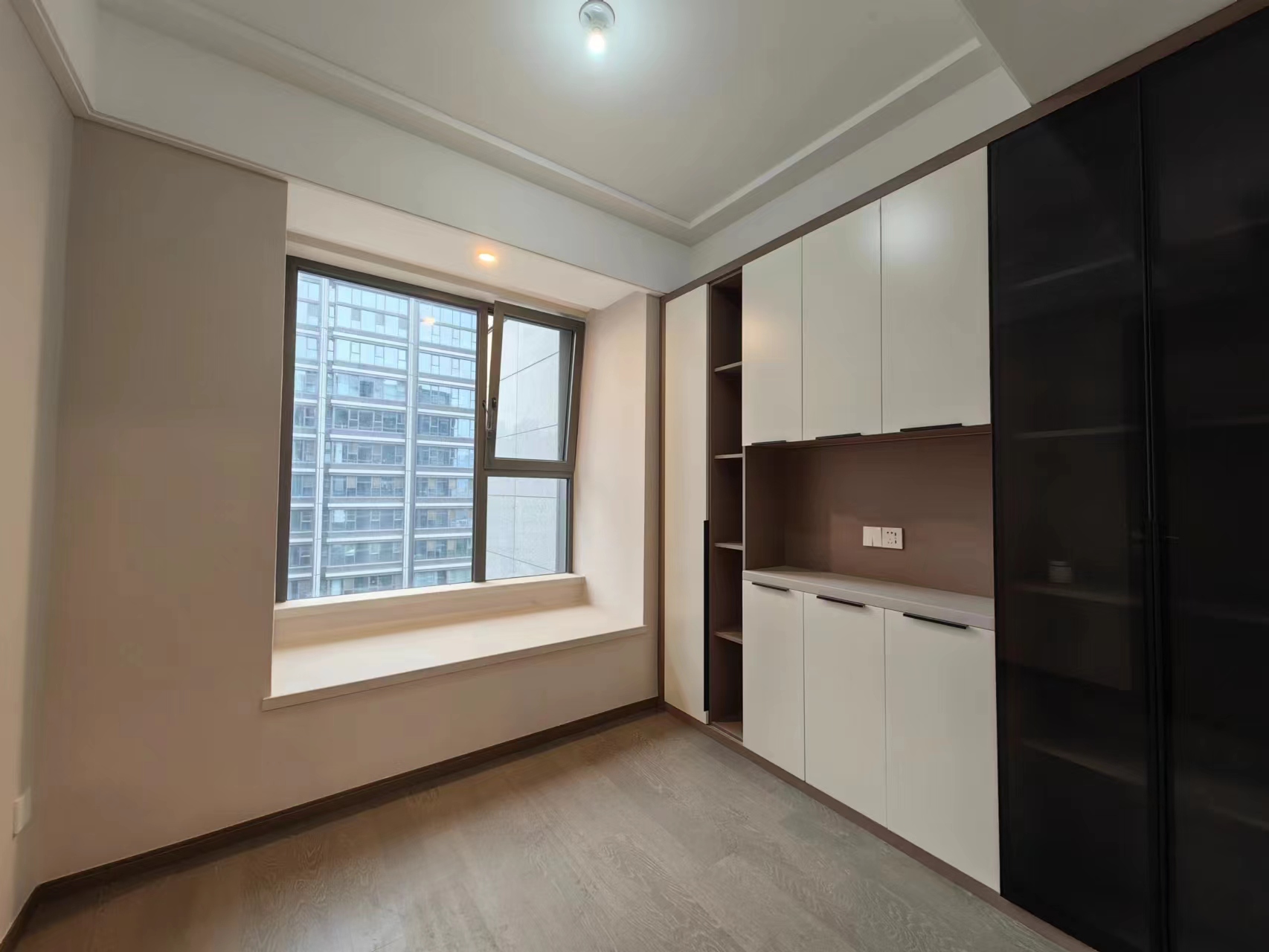 绿城&middot;晓风印月 5室2厅32卫 202.32m&sup2;