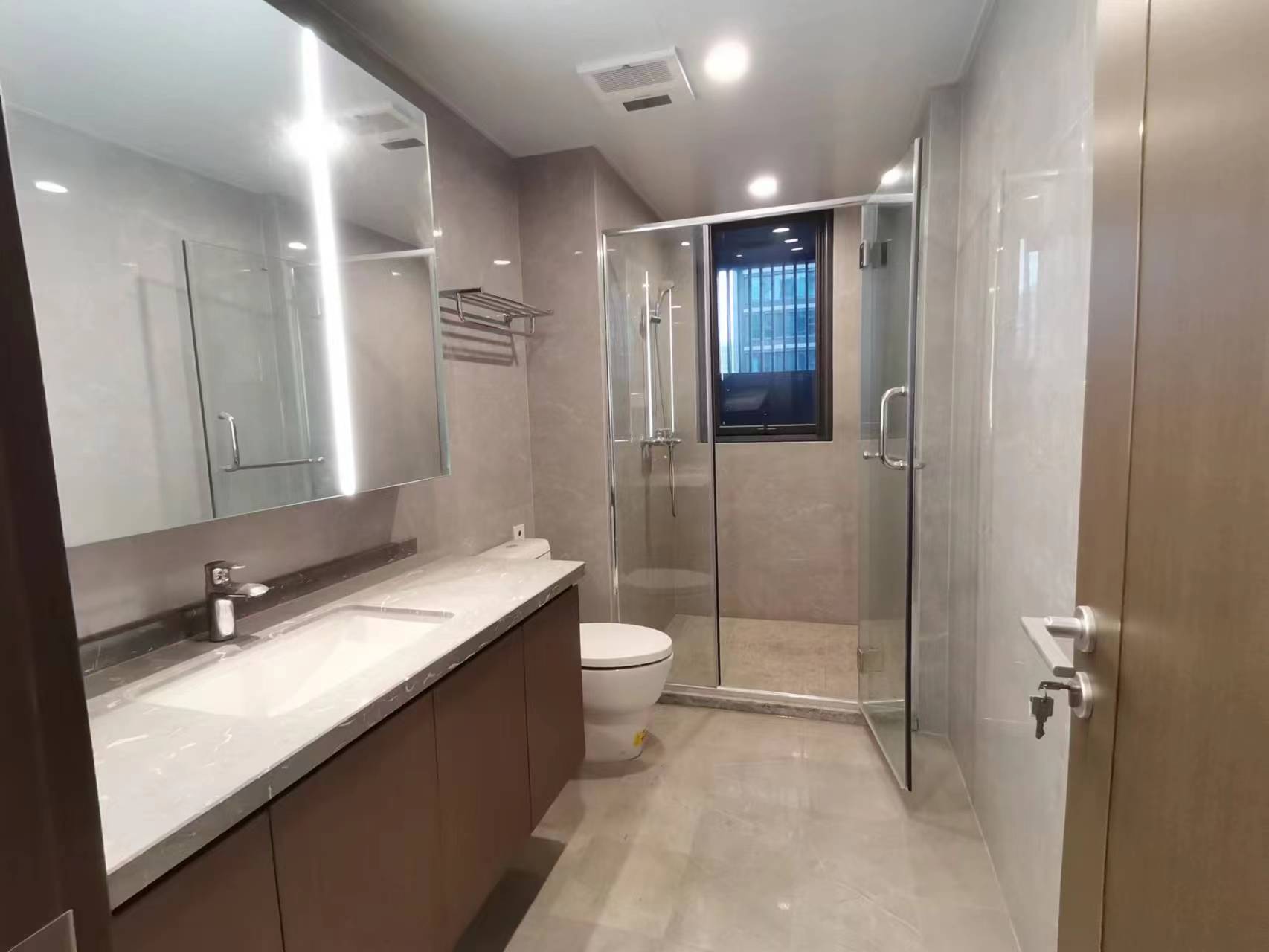 绿城&middot;晓风印月 5室2厅32卫 202.32m&sup2;
