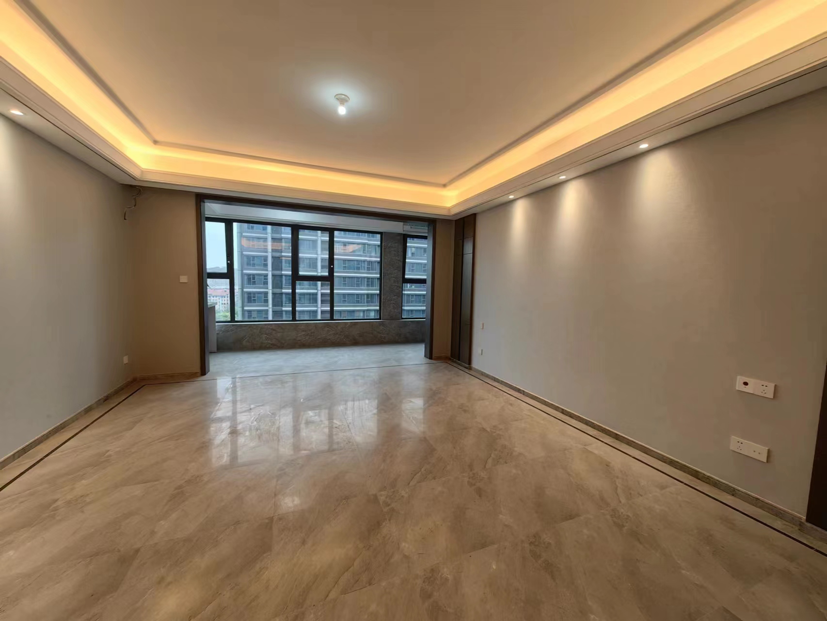 绿城·晓风印月 5室2厅32卫 202.32m²