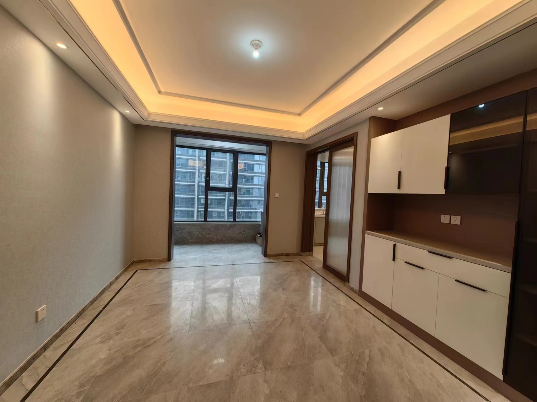 绿城&middot;晓风印月 5室2厅32卫 202.32m&sup2;