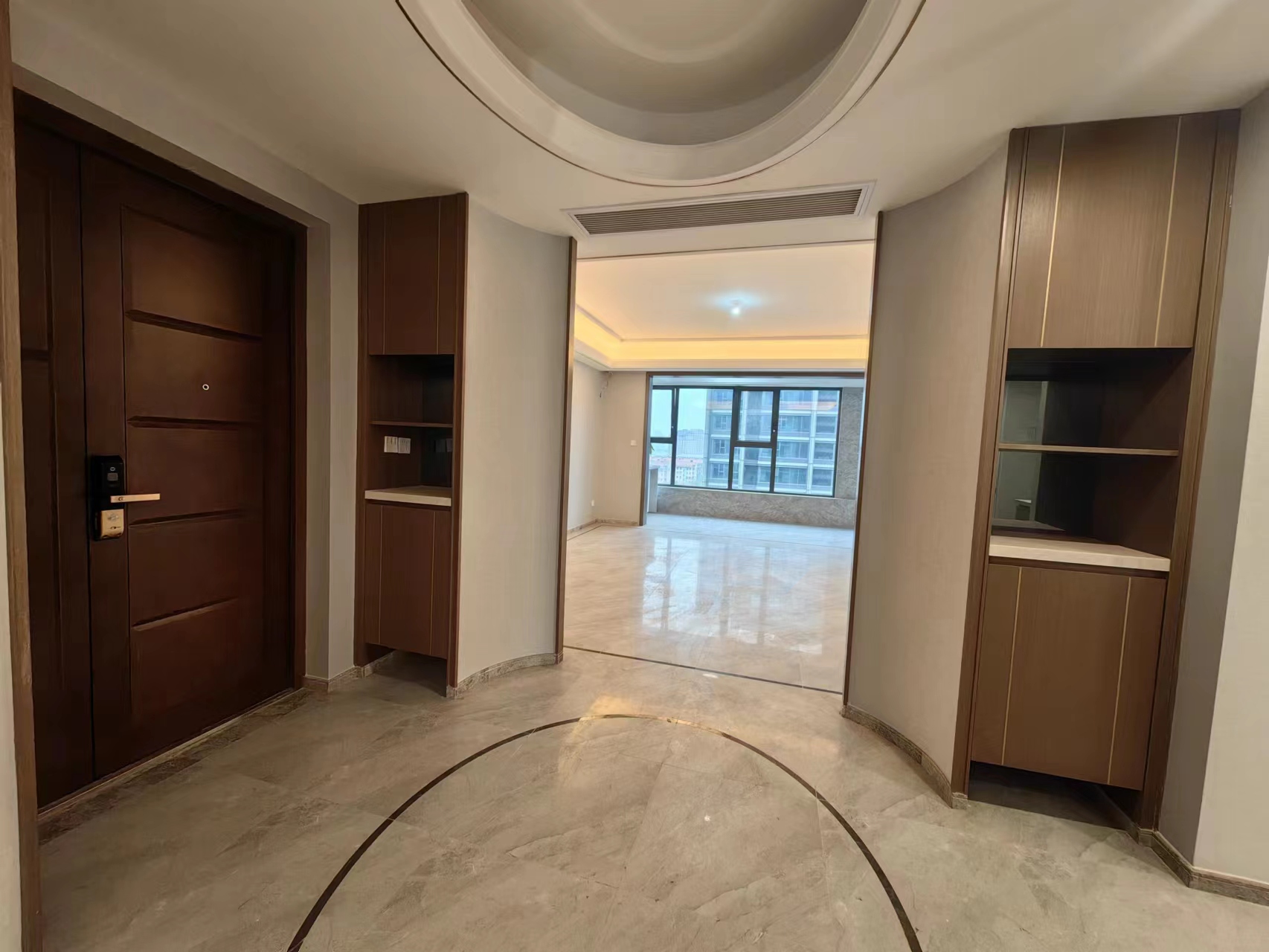 绿城&middot;晓风印月 5室2厅32卫 202.32m&sup2;