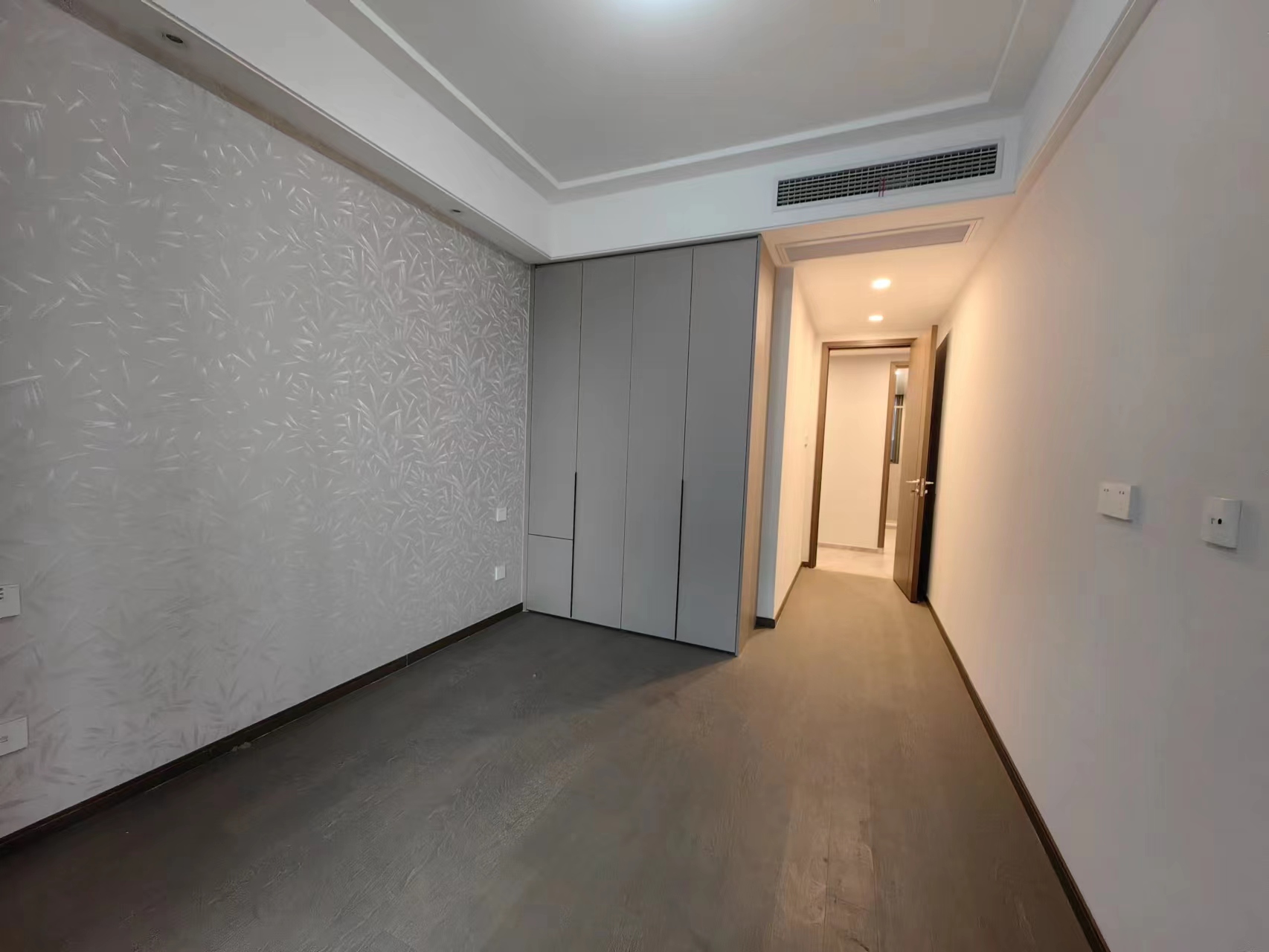 绿城&middot;晓风印月 5室2厅32卫 202.32m&sup2;