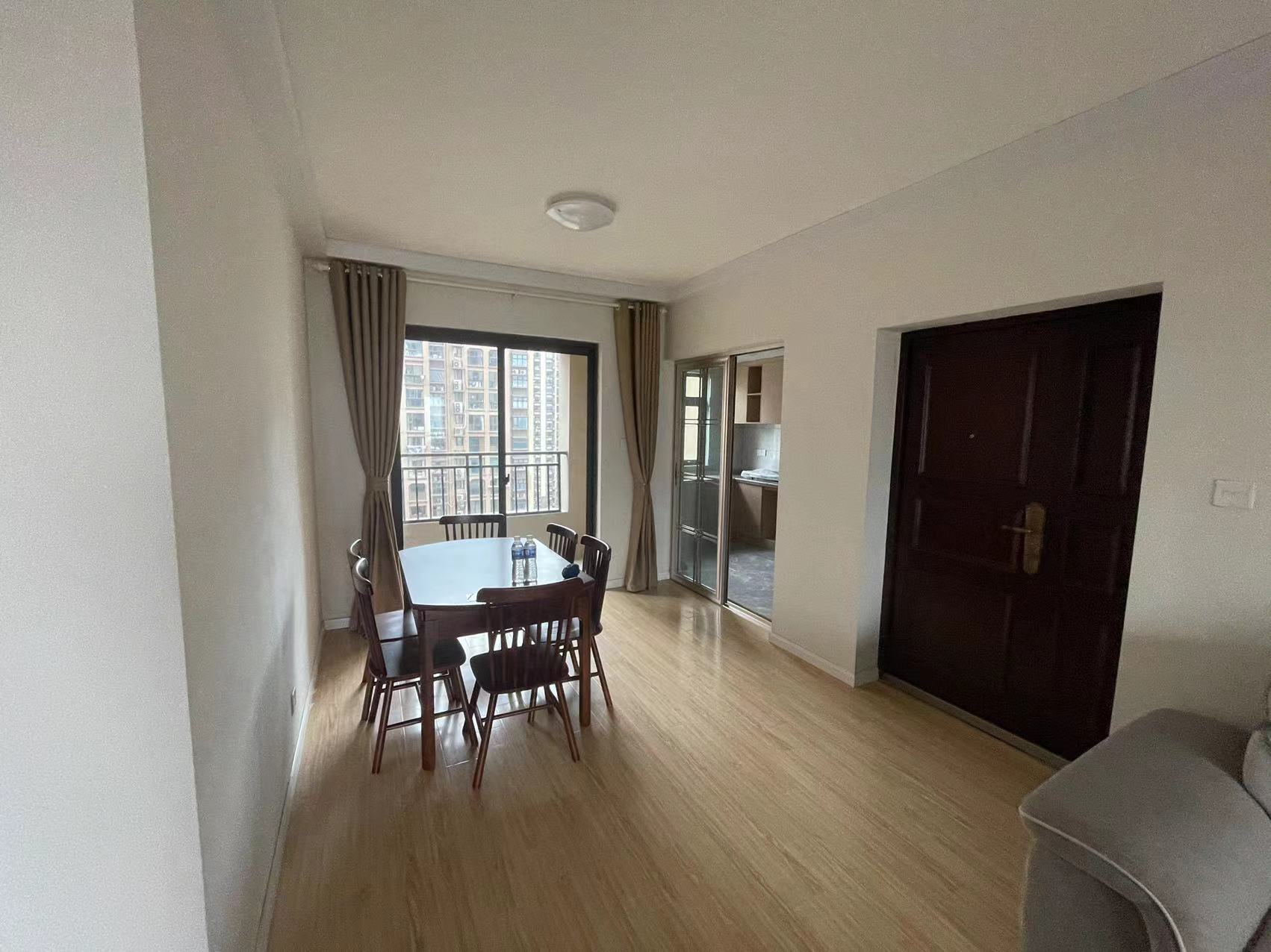 华强城四期 3室2厅2卫 140.00m&sup2;
