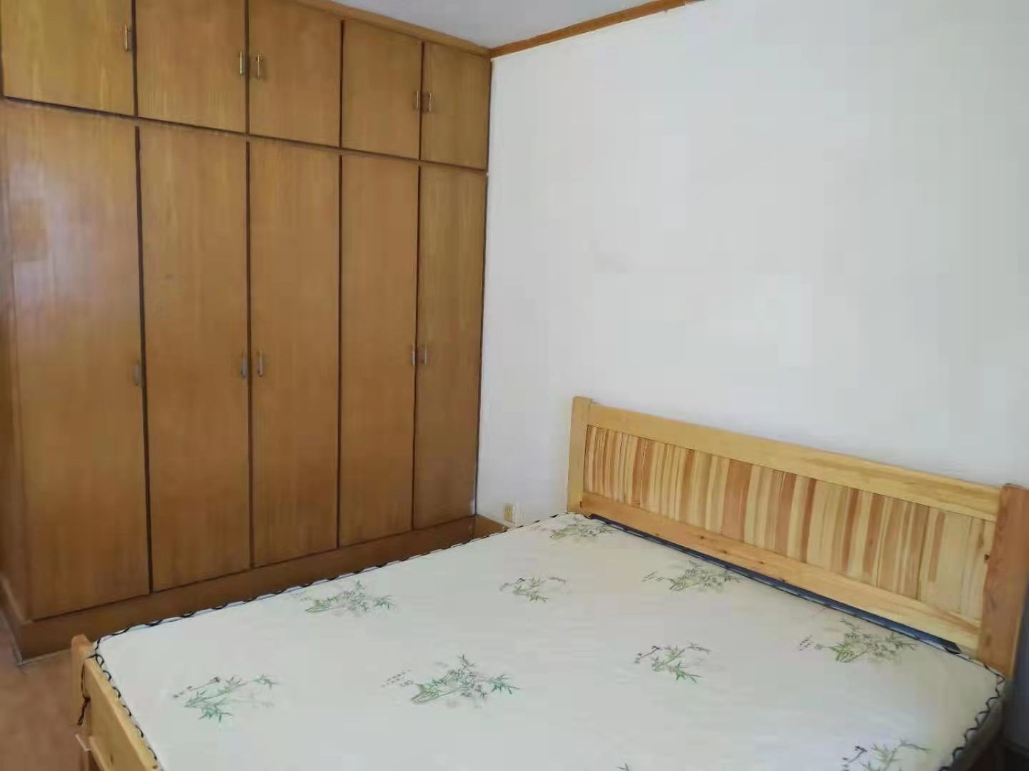 南川园新村 2室1厅1卫 75m&sup2;