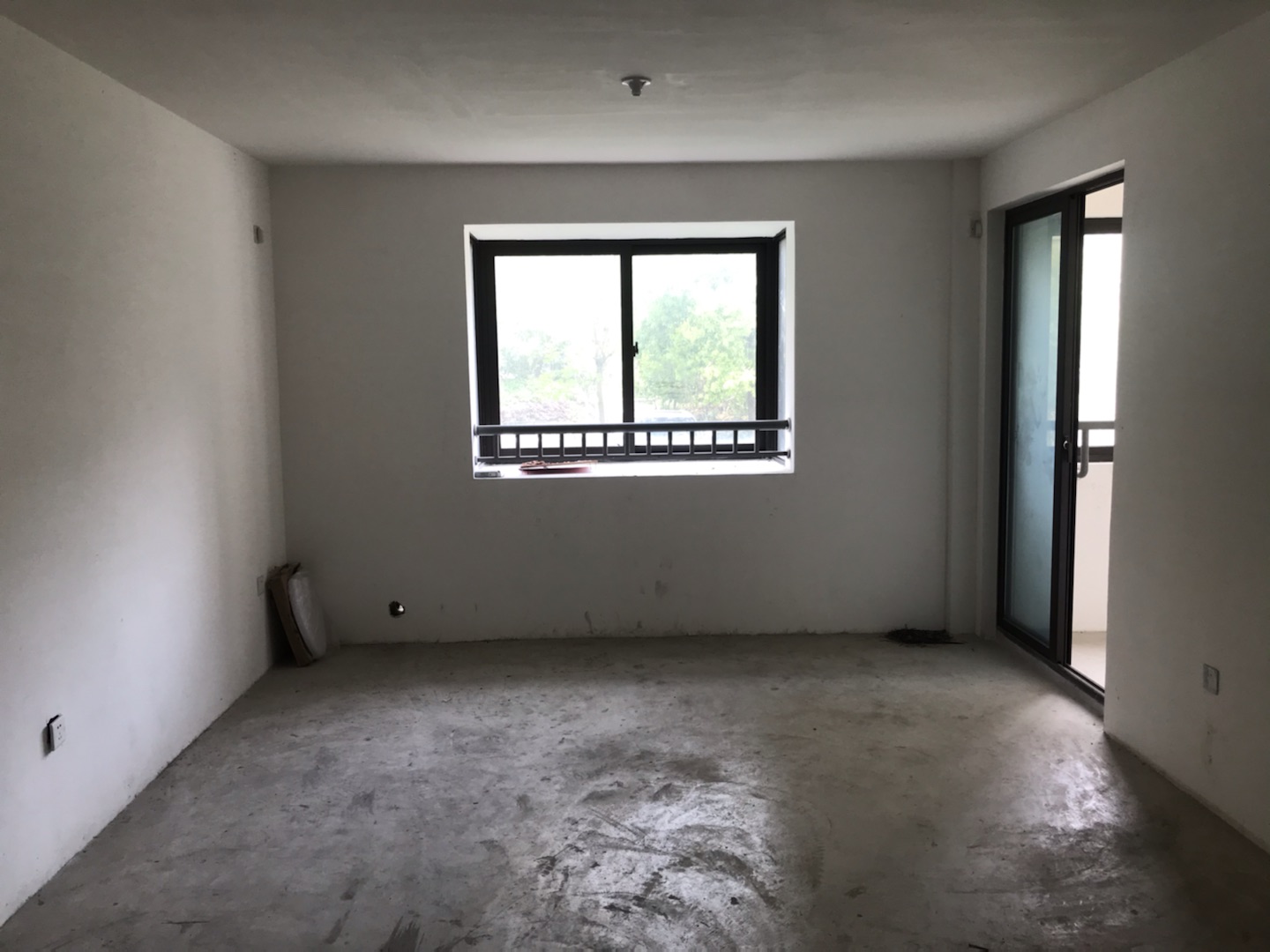 世家花园 3室2厅2卫 128m&sup2;
