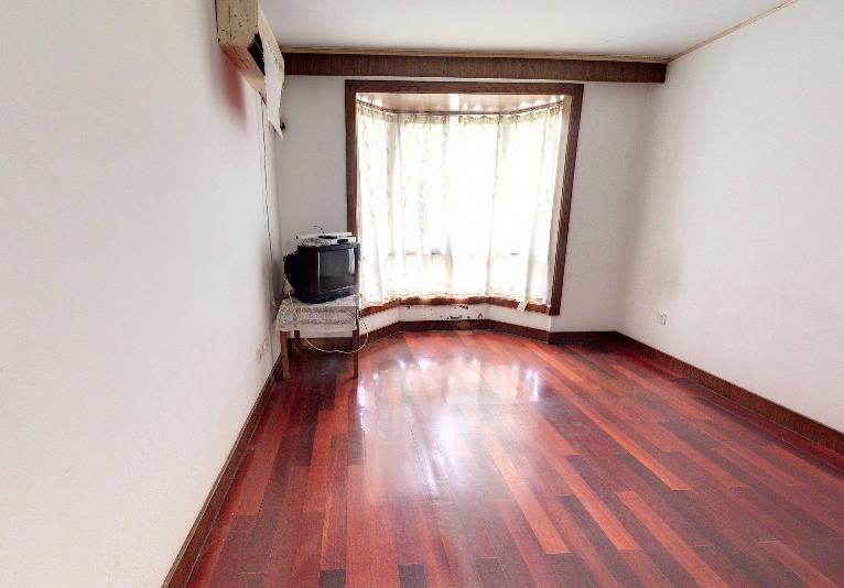 外滩小区 5室2厅2卫 210m&sup2;