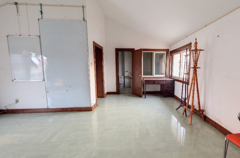 外滩小区 5室2厅2卫 210m&sup2;