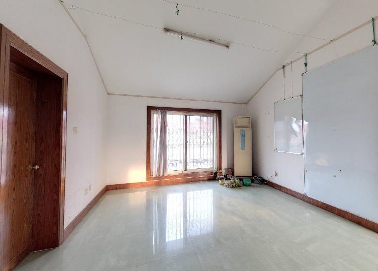 外滩小区 5室2厅2卫 210m&sup2;