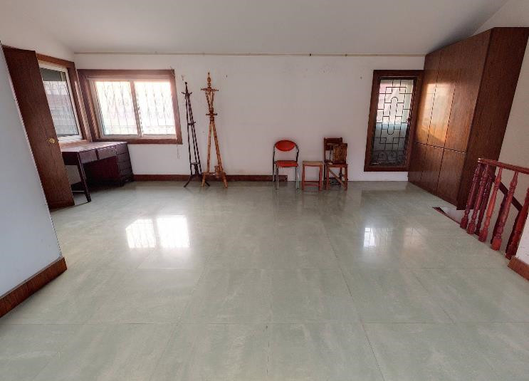外滩小区 5室2厅2卫 210m&sup2;