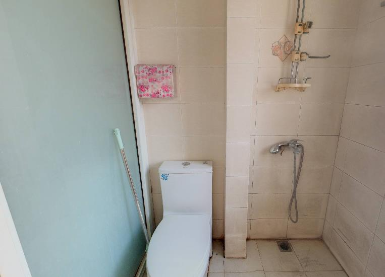 外滩小区 5室2厅2卫 210m&sup2;