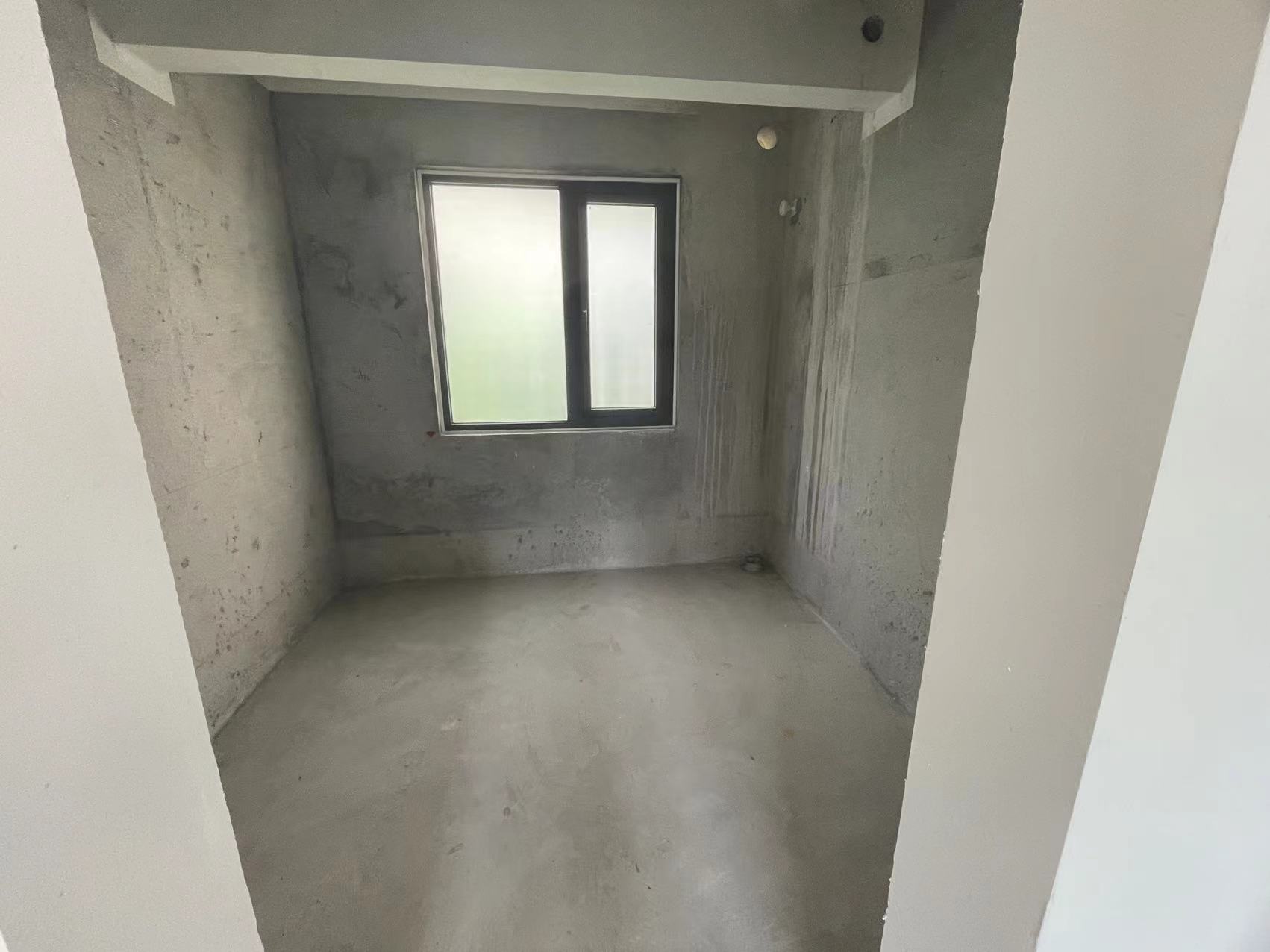 绿地新里城 4室2厅3卫 140m&sup2;