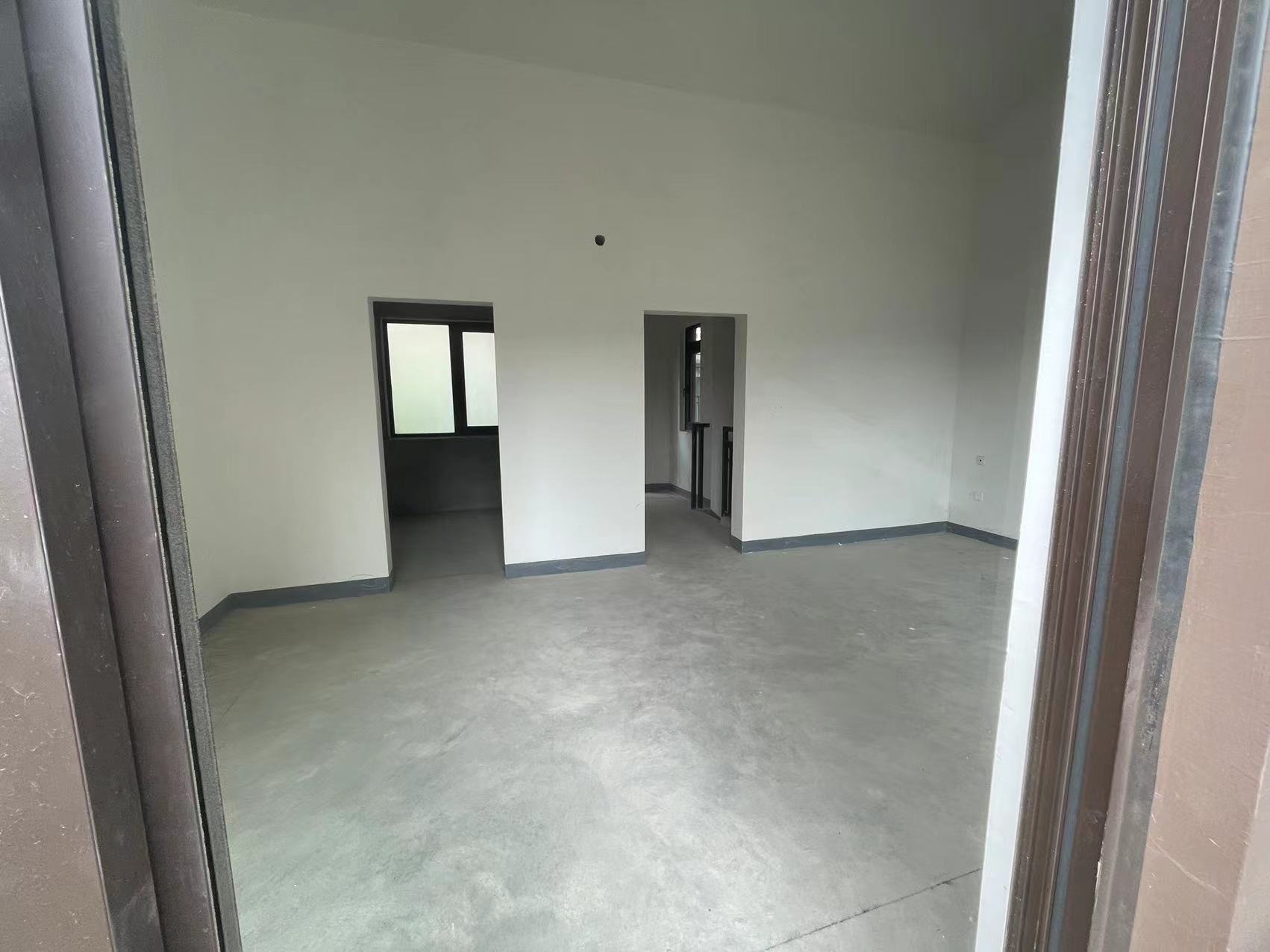 绿地新里城 4室2厅3卫 140m&sup2;