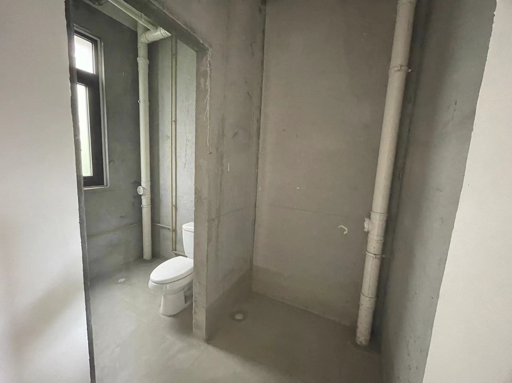 绿地新里城 4室2厅3卫 140m&sup2;