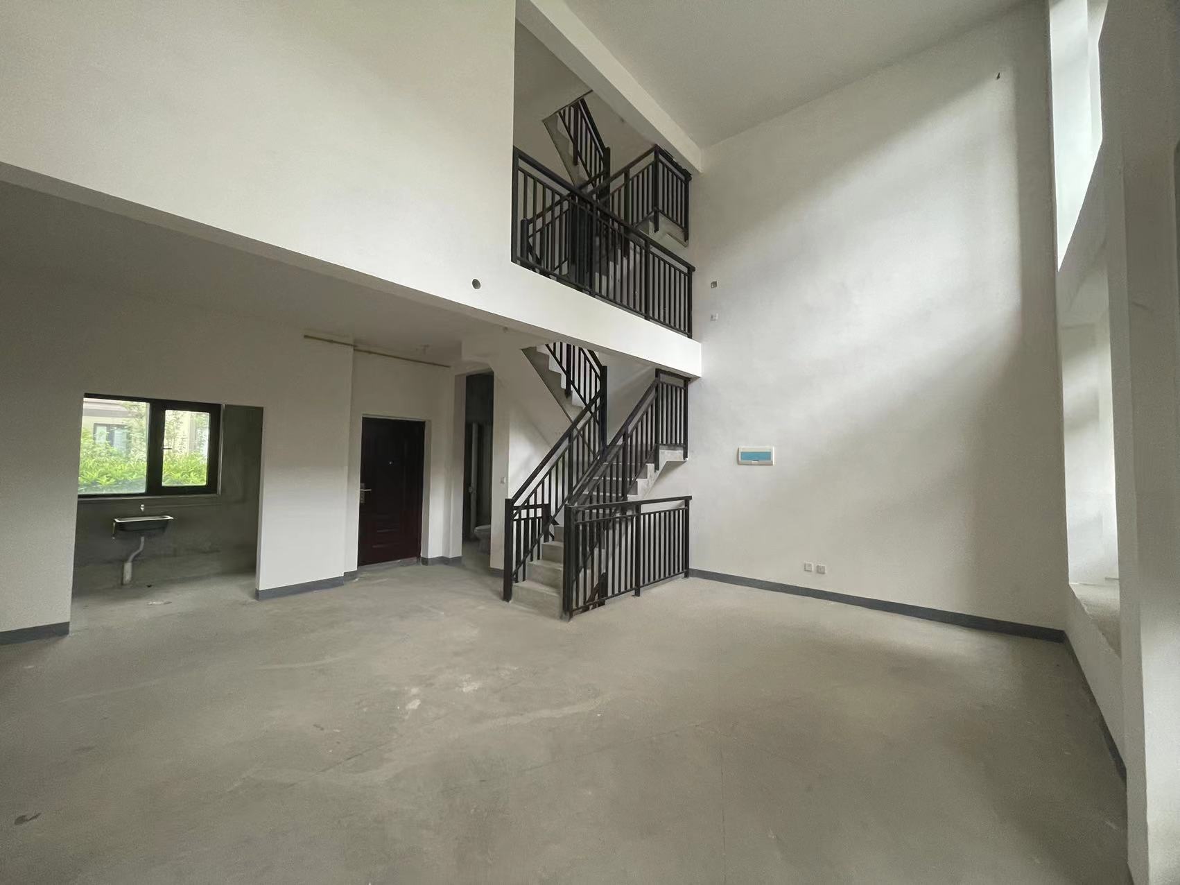 绿地新里城 4室2厅3卫 140m&sup2;