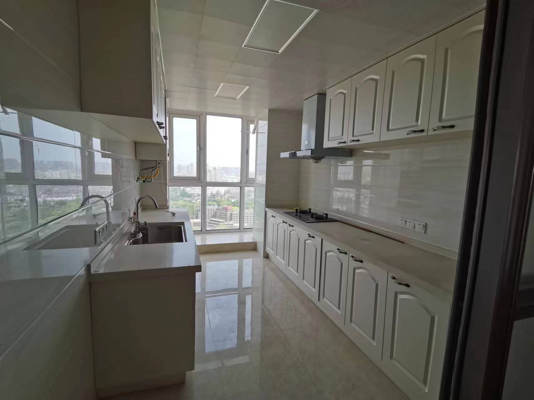 锦峰大厦 3室2厅2卫 165m&sup2;