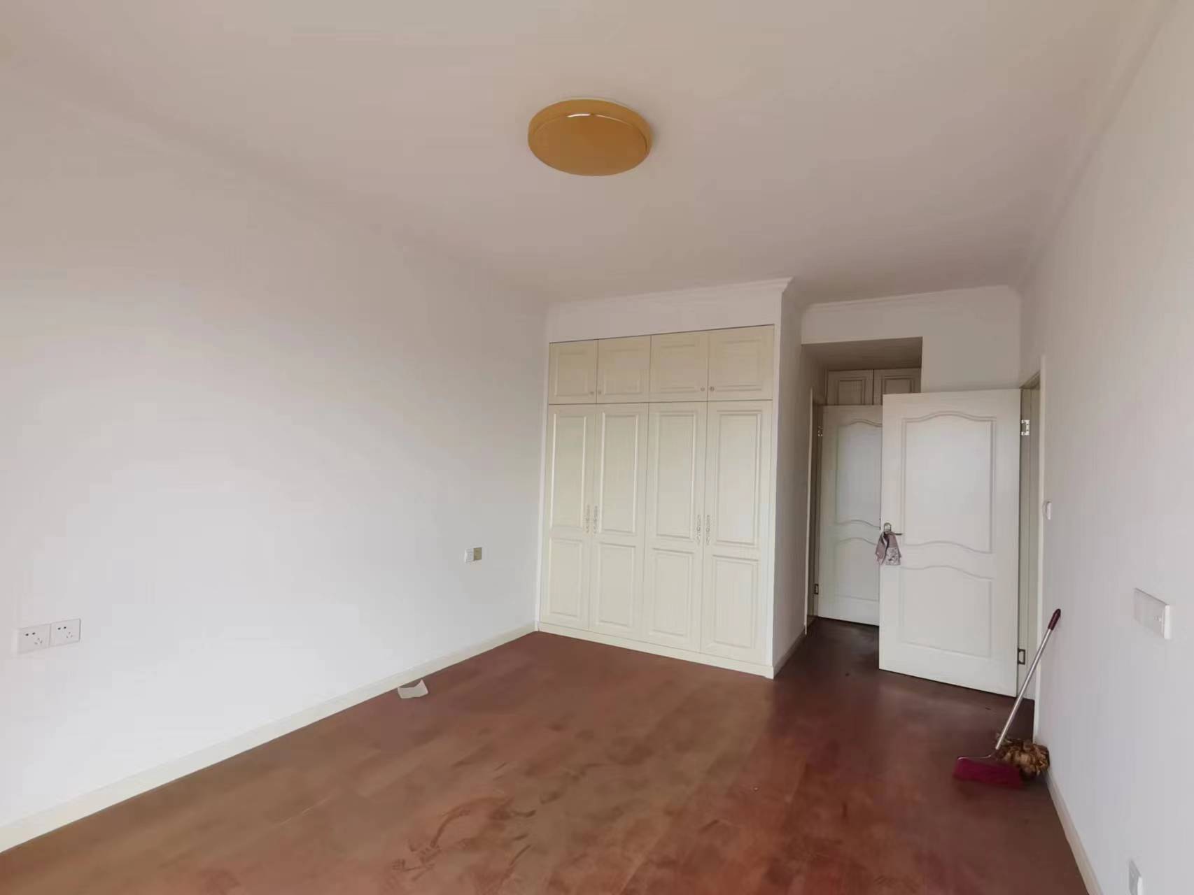锦峰大厦 3室2厅2卫 165m&sup2;